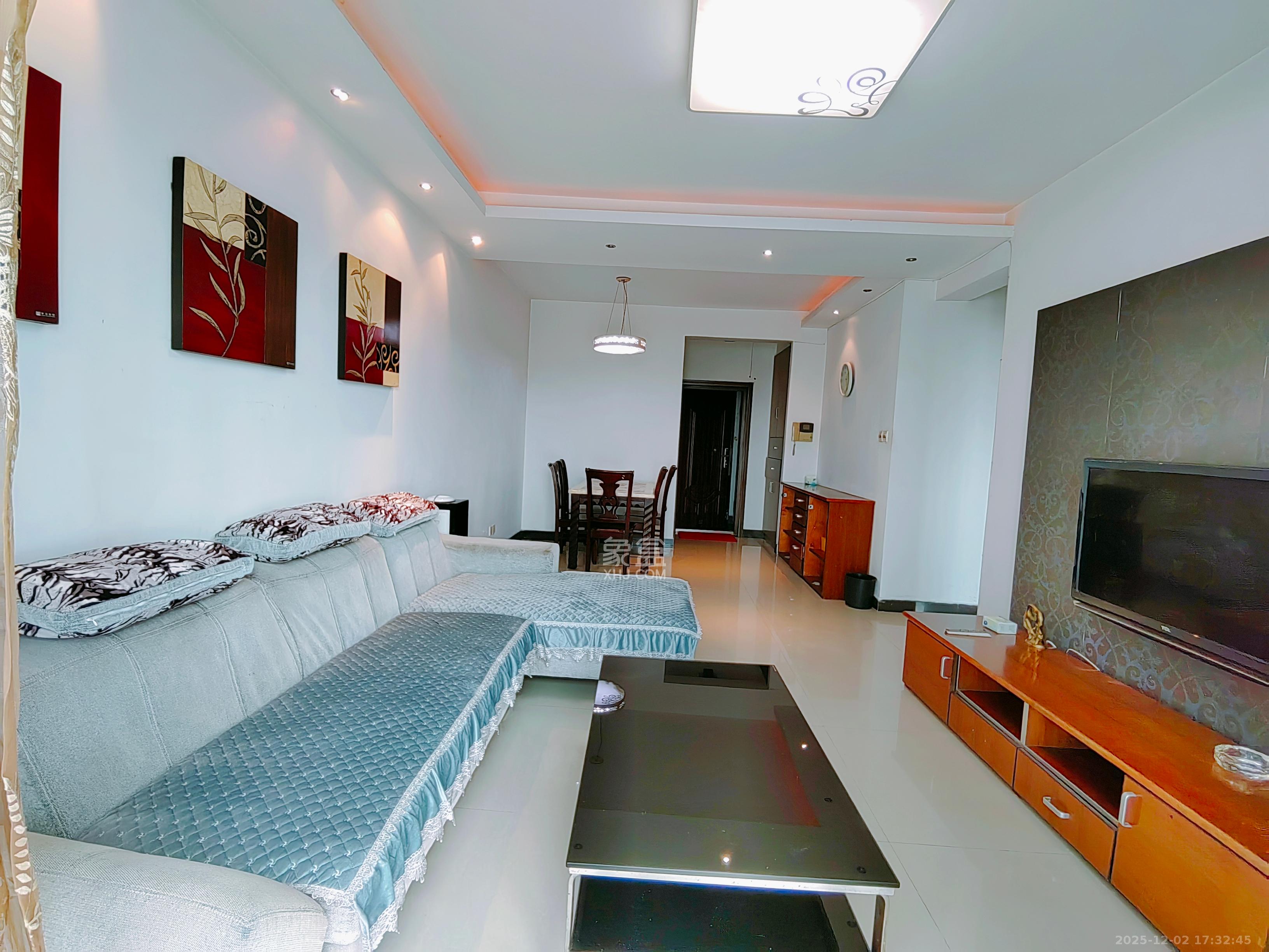 阳光100二期  2室2厅1卫    2200.0元/月室内图