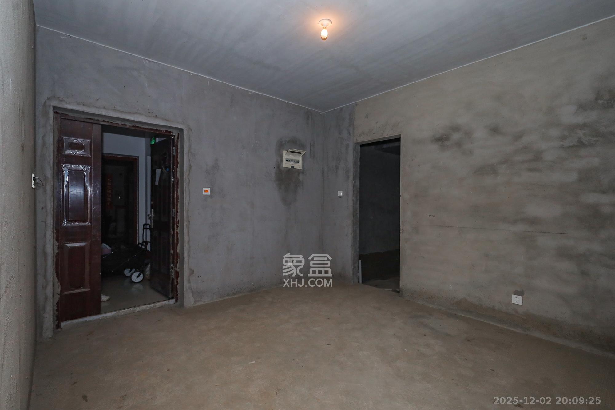 八方小区C区 4室2厅2卫 508.0万 八方小区C区 4室2厅2卫 508.0万其他