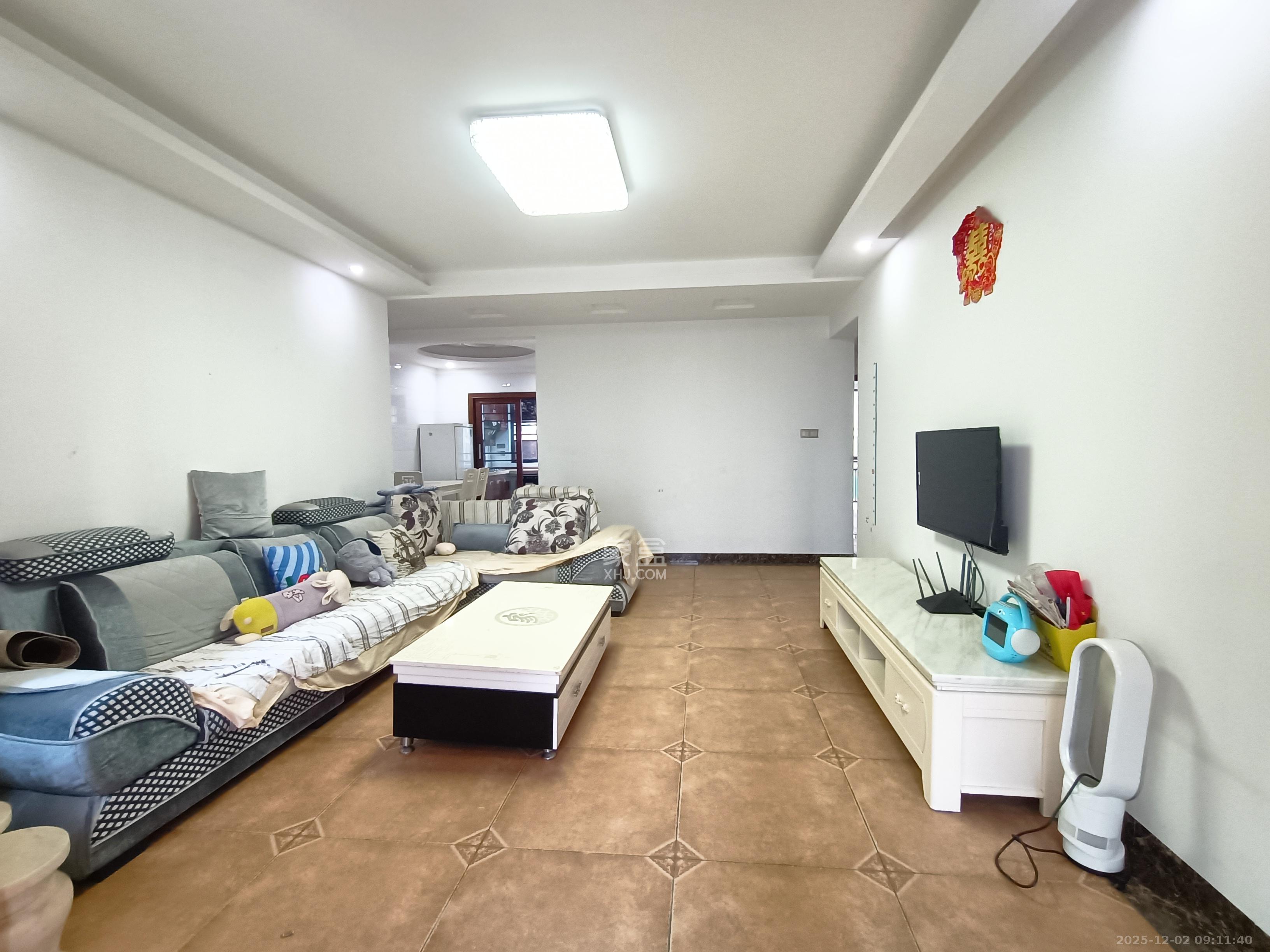 旭辉华庭  3室2厅2卫    2400.0元/月室内图