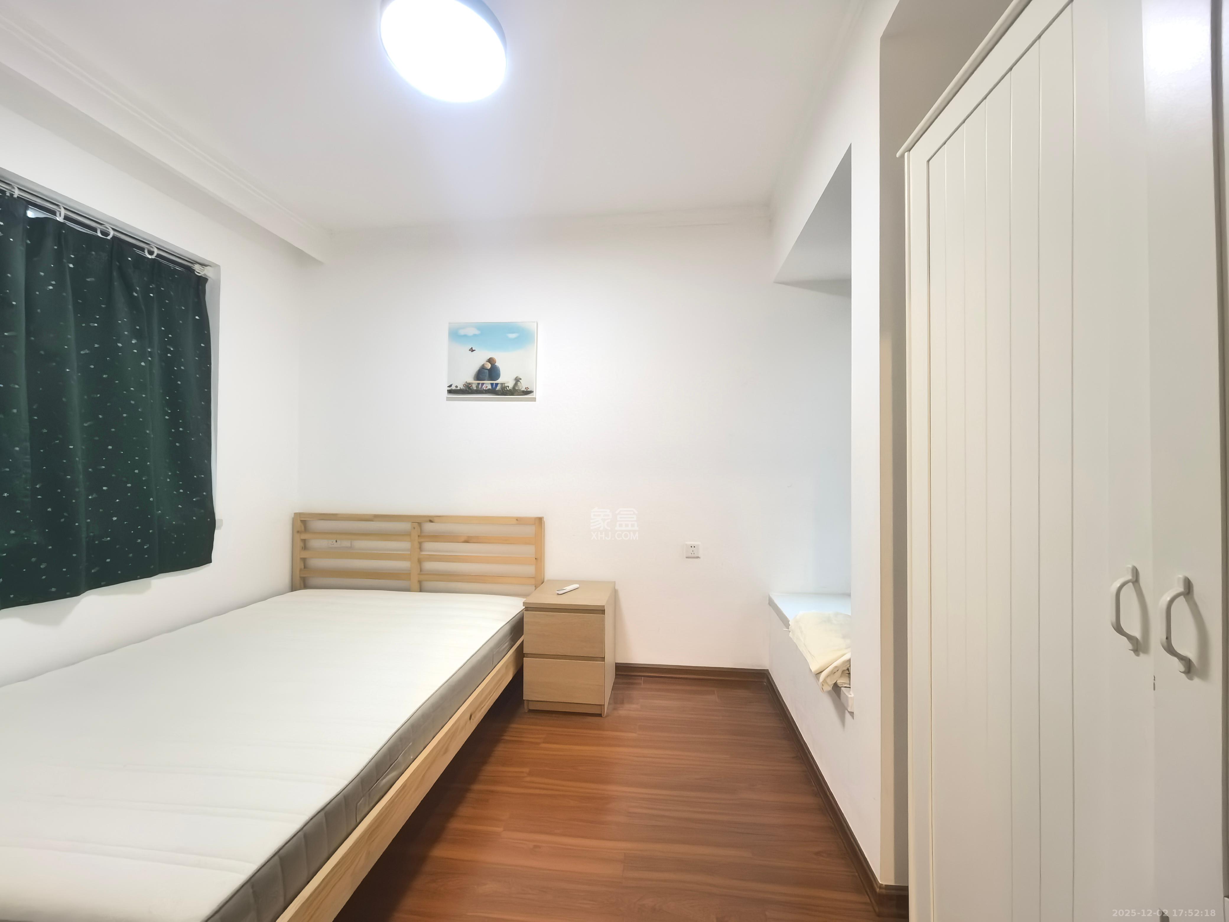 龙湖水晶郦城  3室2厅1卫    2800.0元/月室内图