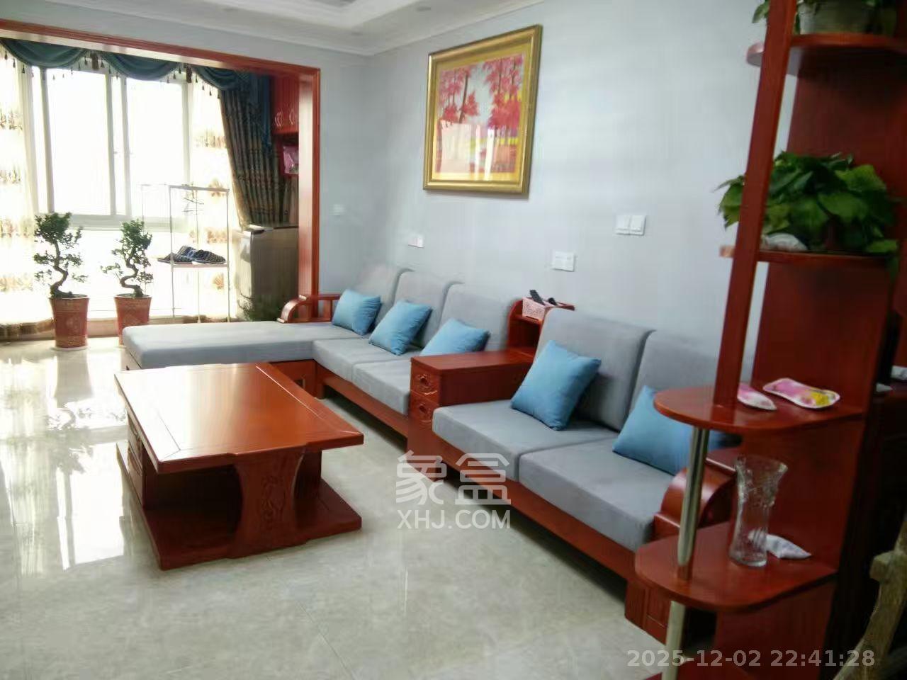 荣盛岳麓峰景  3室2厅2卫    2000.0元/月