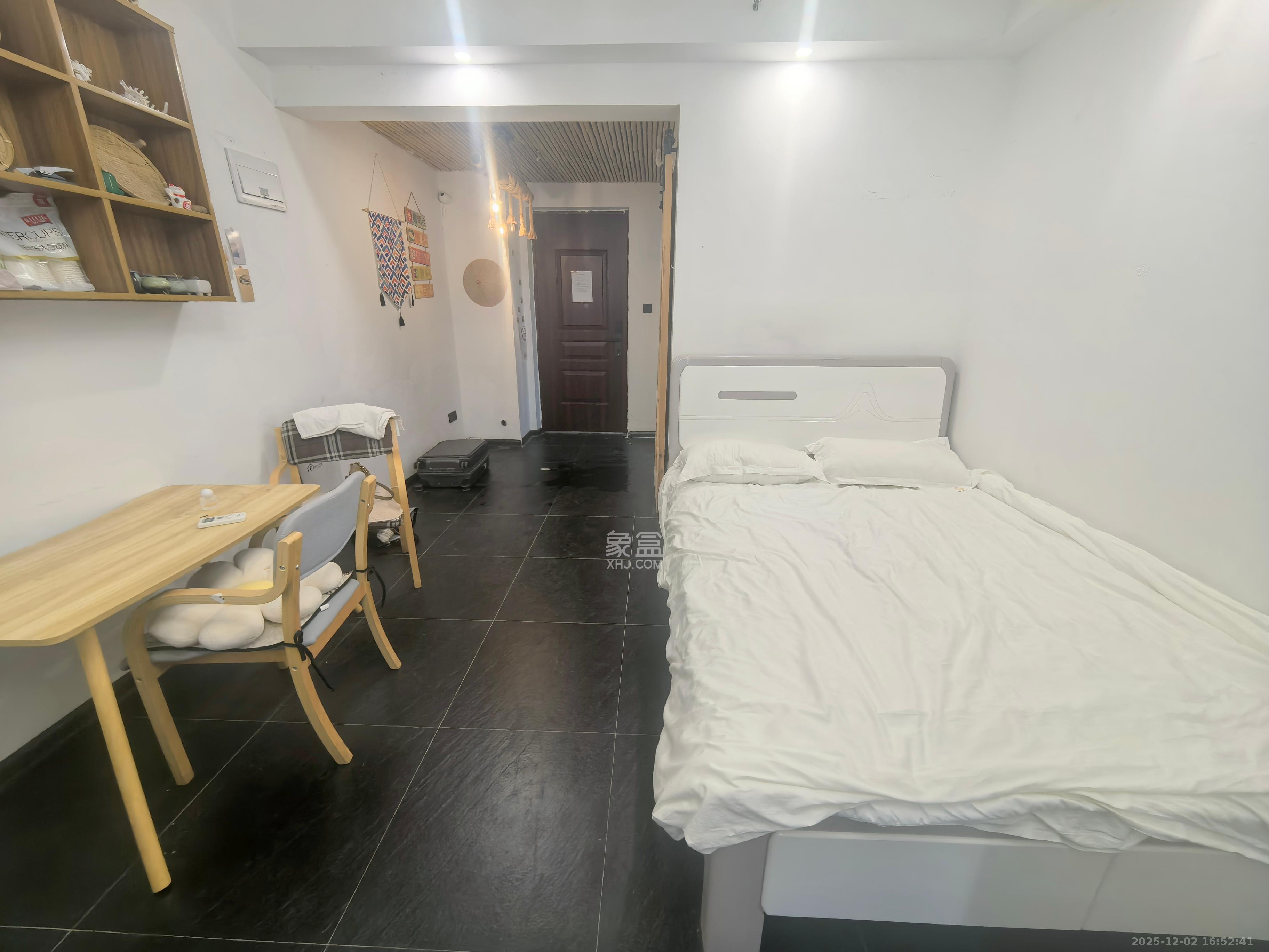 中海新城熙岸（中信新城五期）  1室1厅1卫    1000.0元/月