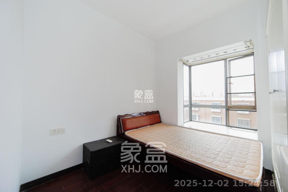 上海城小区 4室2厅2卫 2400.0元/月 上海城小区 4室2厅2卫 2400.0元/月室内图