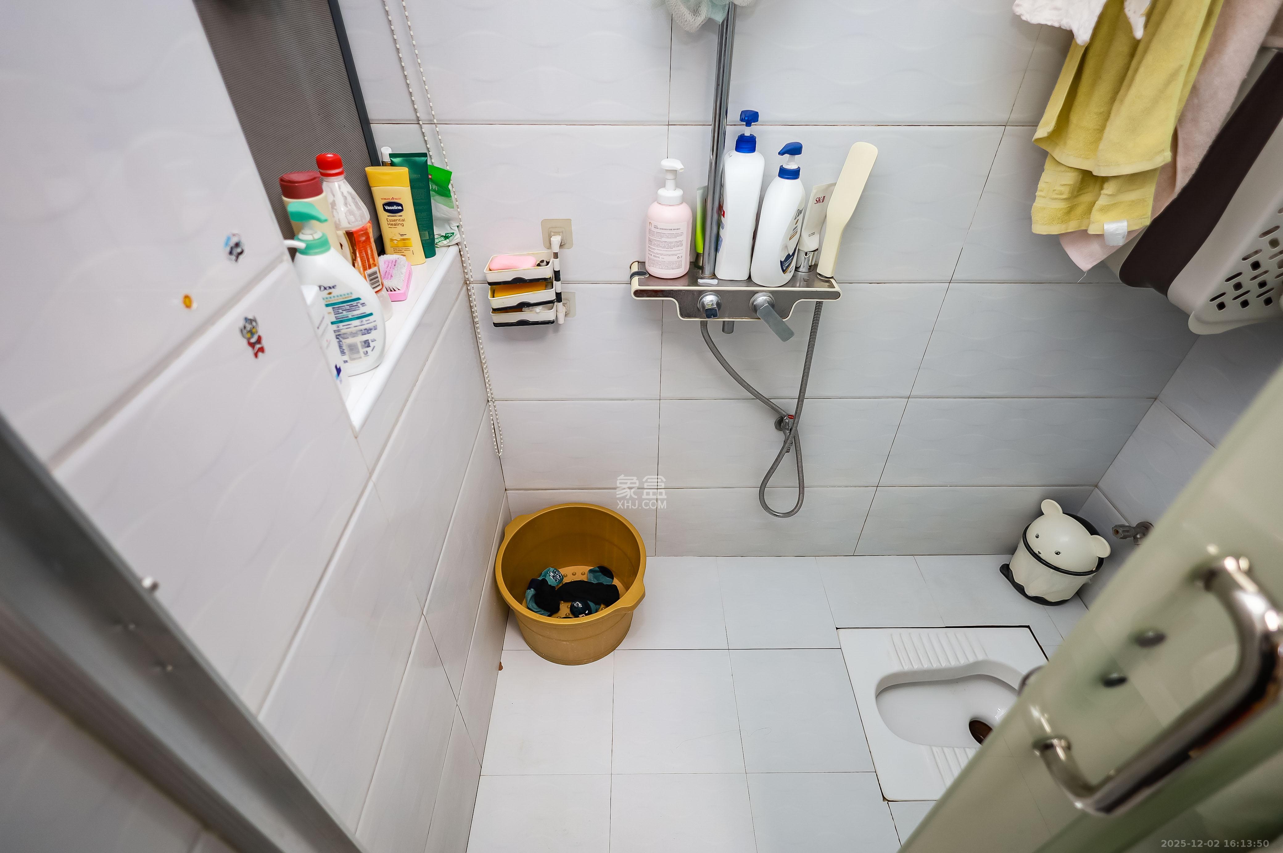 荣盛花语馨苑  3室2厅1卫    65.0万卫生间