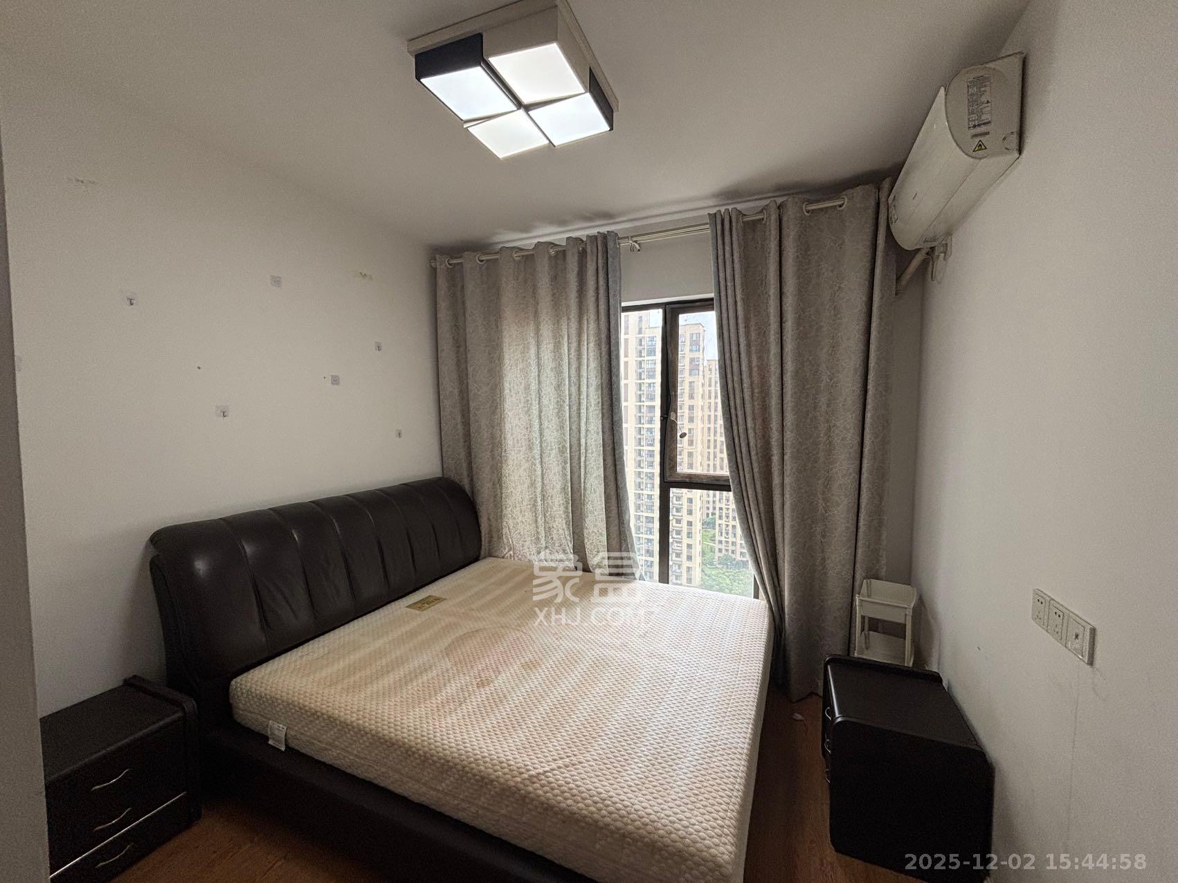 卓越蔚蓝城邦 3室2厅2卫 2400.0元/月 卓越蔚蓝城邦 3室2厅2卫 2400.0元/月室内图