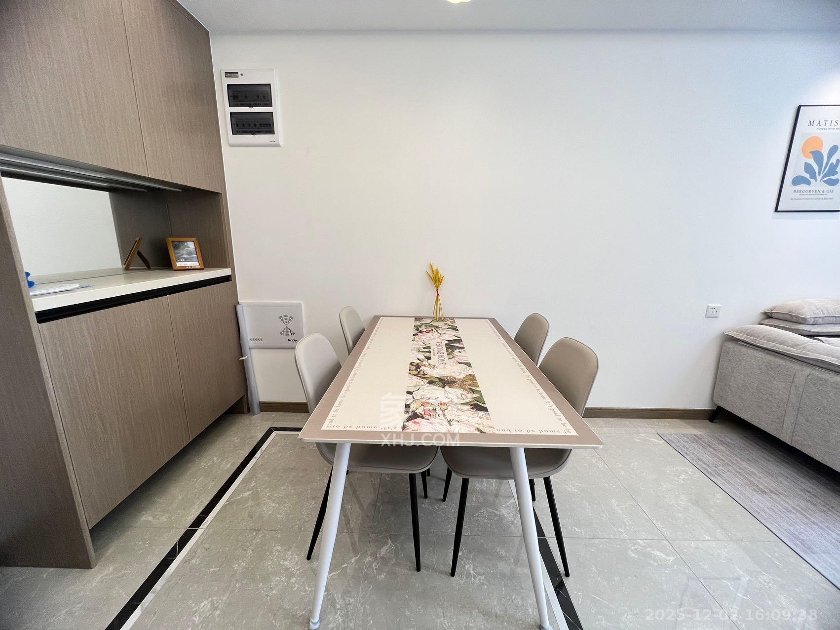 龙湖铂金中心(龙湖春江郦城) 3室2厅1卫 4500.0元/月 龙湖铂金中心(龙湖春江郦城) 3室2厅1卫 4500.0元/月室内图