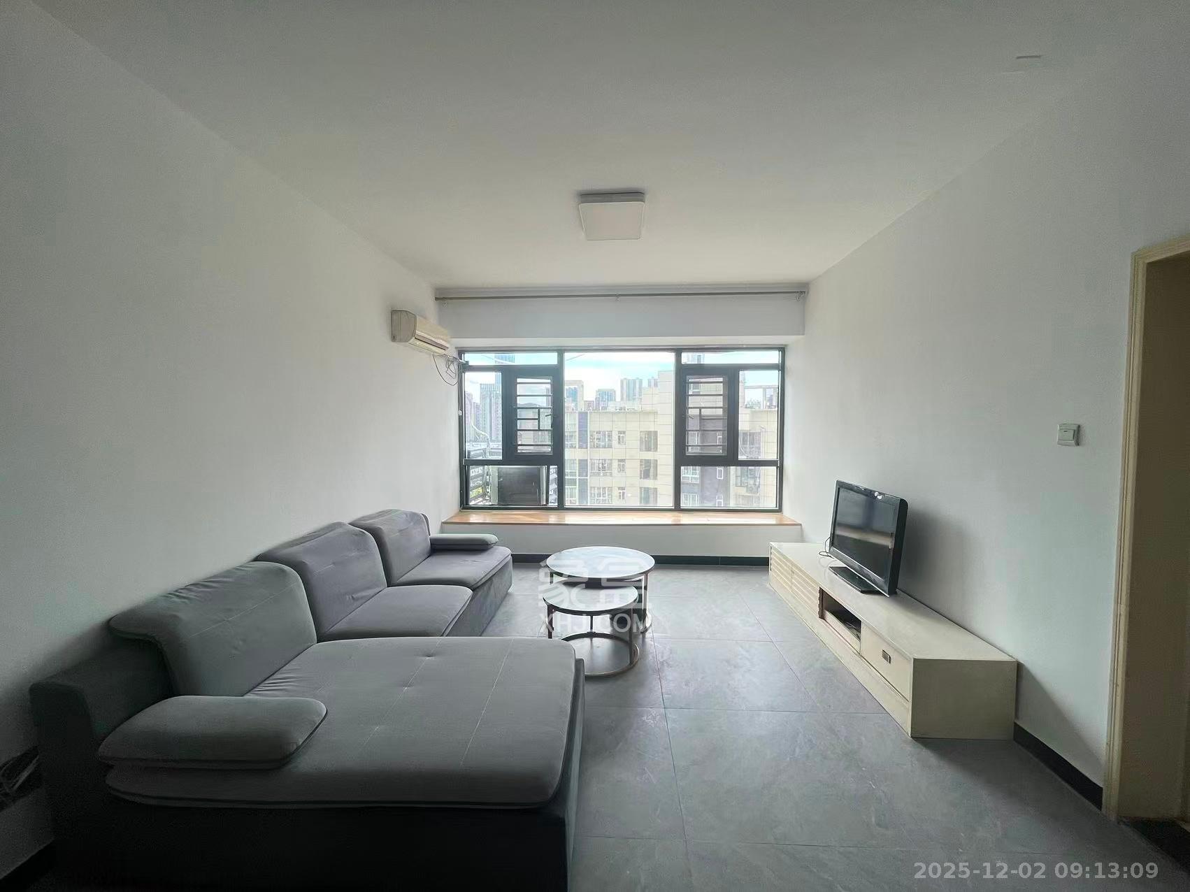 麓山润城  2室2厅1卫    2000.0元/月