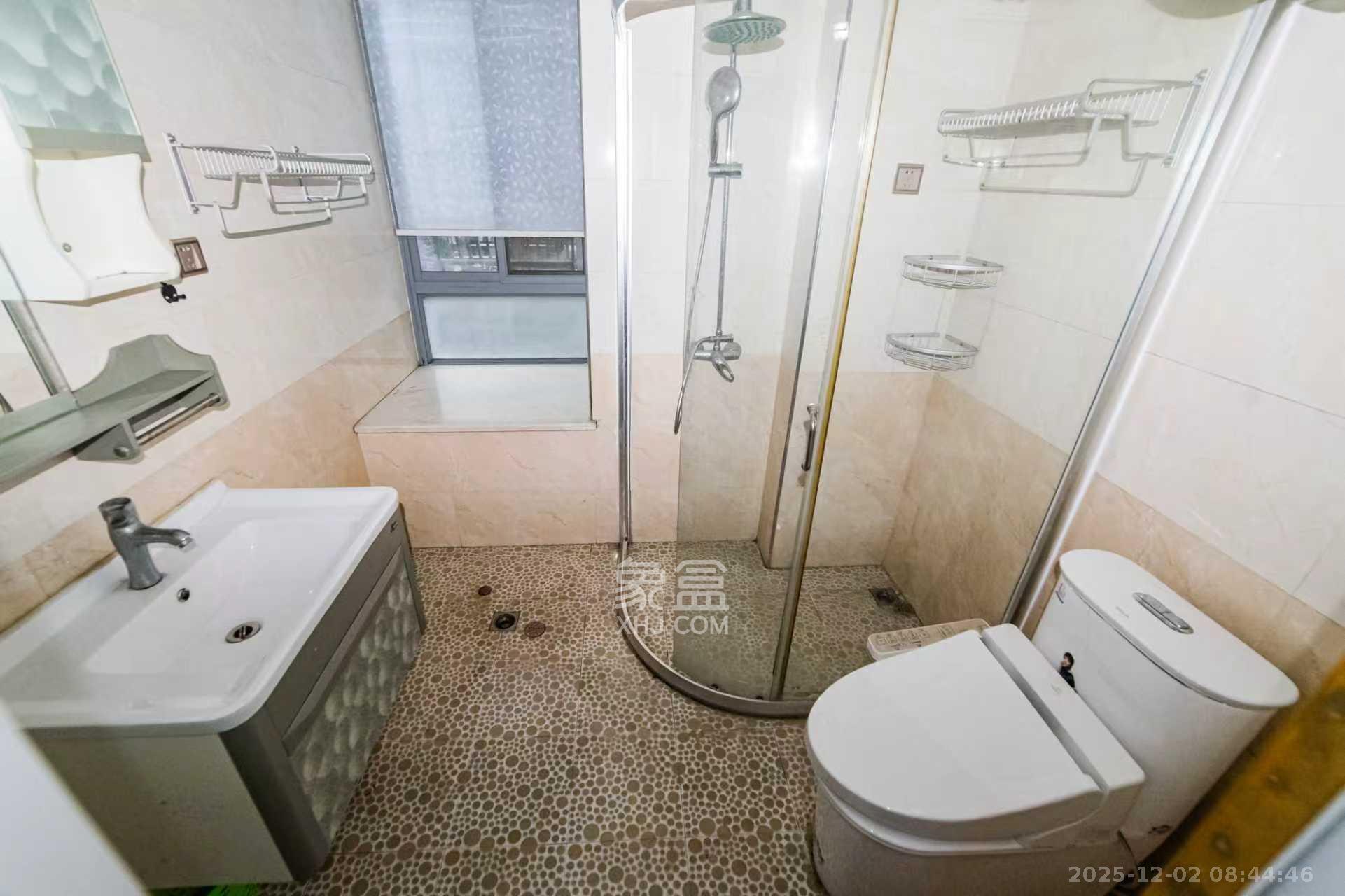 滨江君悦香邸 3室2厅2卫 3200.0元/月 滨江君悦香邸 3室2厅2卫 3200.0元/月室内图