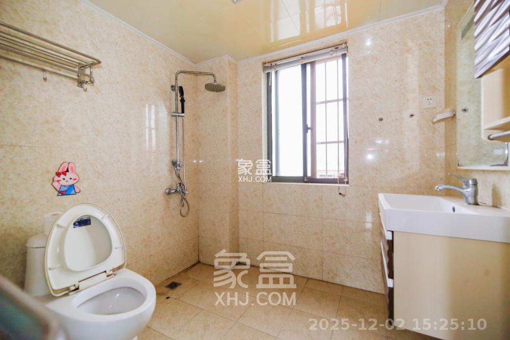 上海城小区 4室2厅2卫 2400.0元/月 上海城小区 4室2厅2卫 2400.0元/月室内图