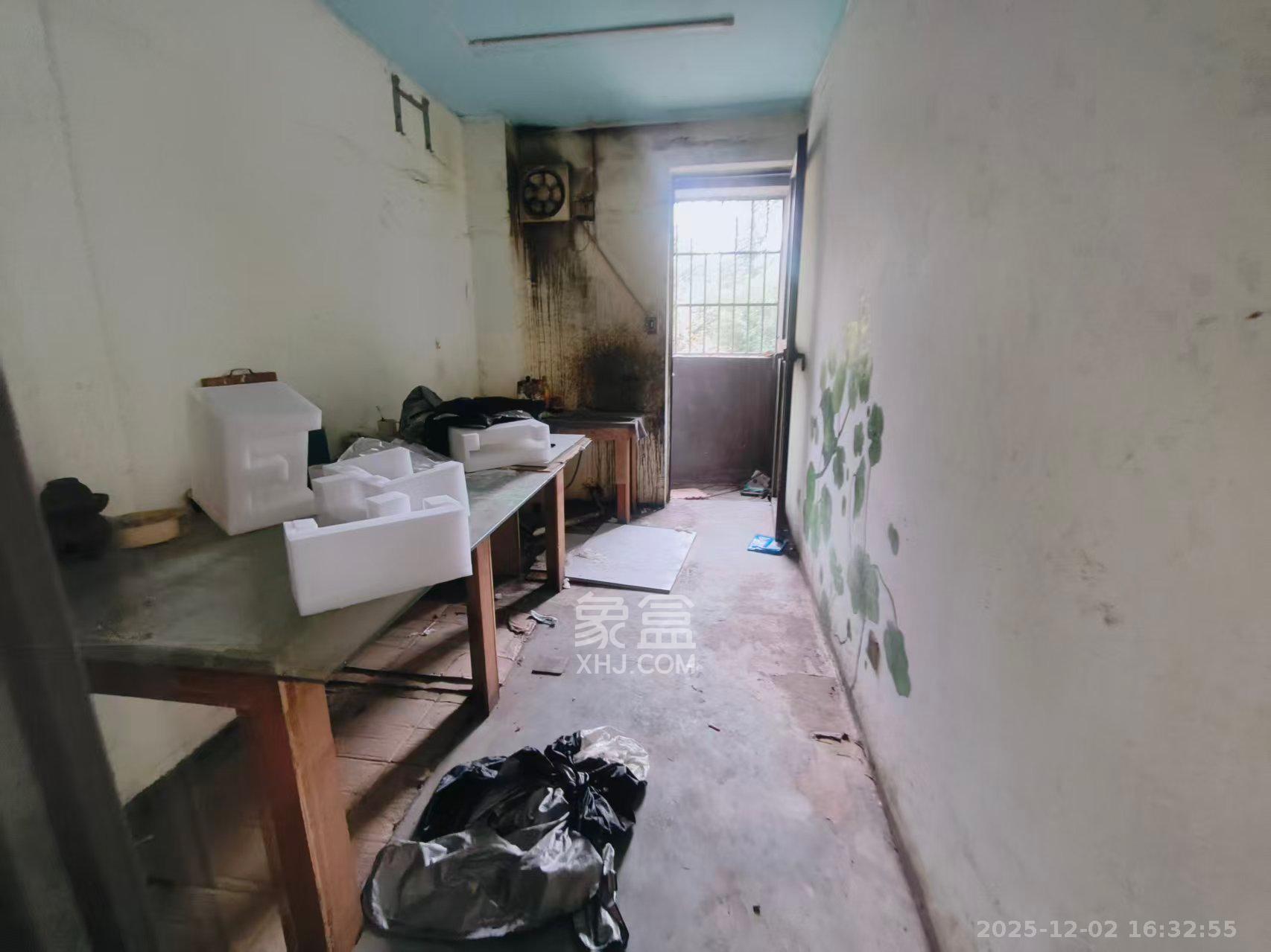 阳光100一期、四五期  6室2厅3卫    12000.0元/月室内图