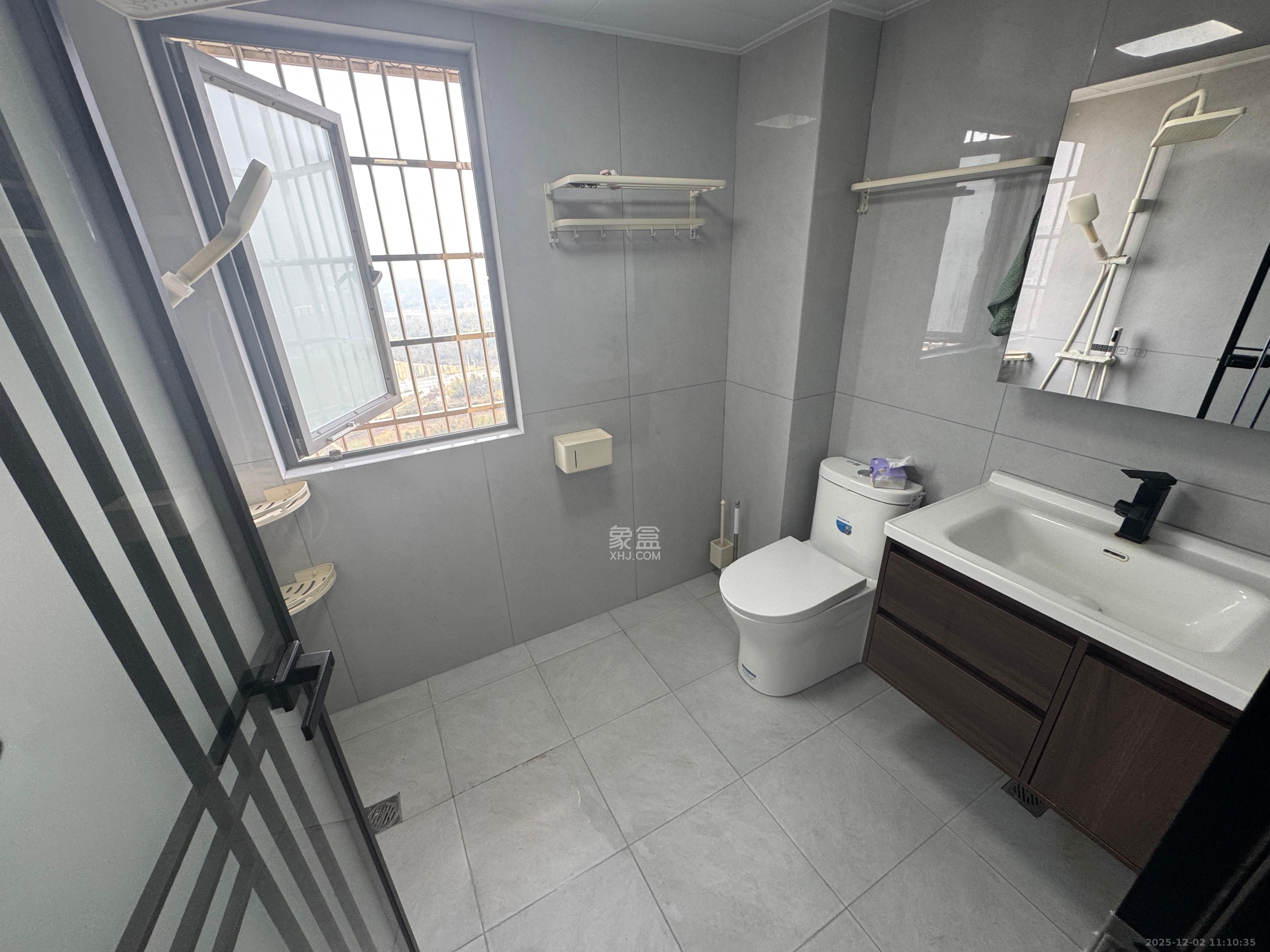 桥头家园三期 3室2厅2卫 2280.0元/月 桥头家园三期 3室2厅2卫 2280.0元/月室内图