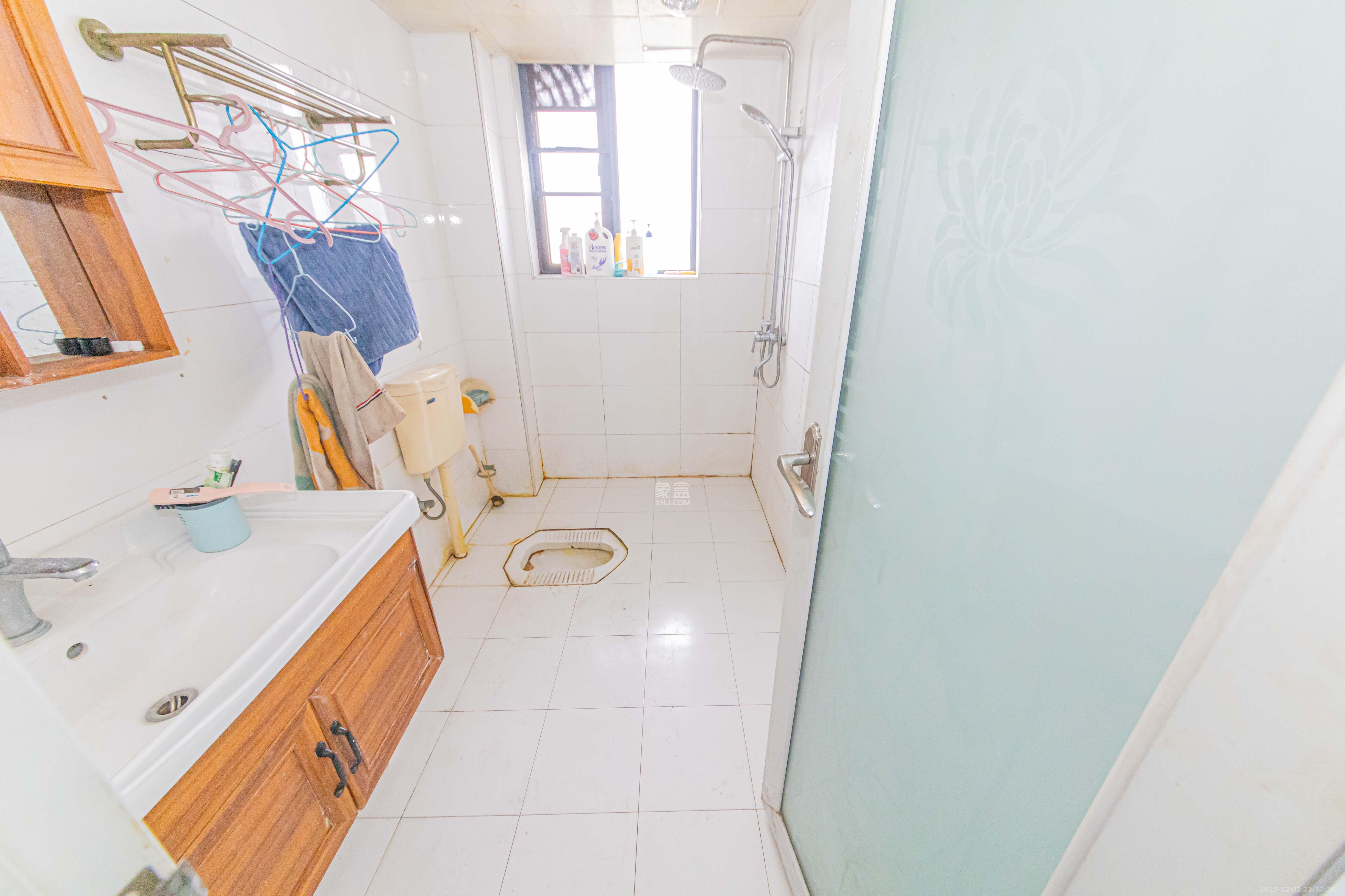 中信城市广场(中信新城一期) 4室2厅2卫 149.0万 中信城市广场(中信新城一期) 4室2厅2卫 149.0万卫生间