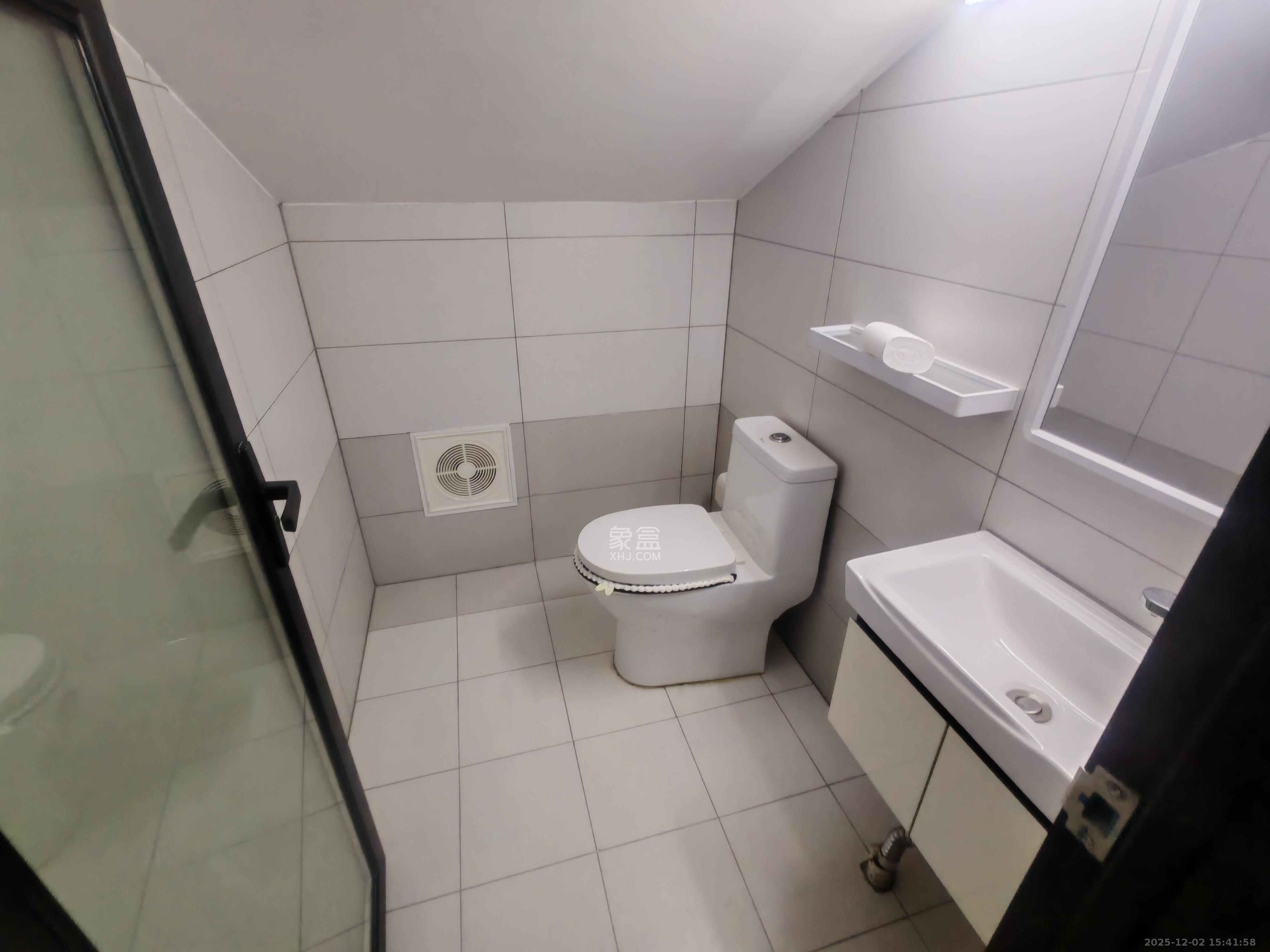 中建芙蓉嘉苑  3室2厅2卫    2300.0元/月室内图