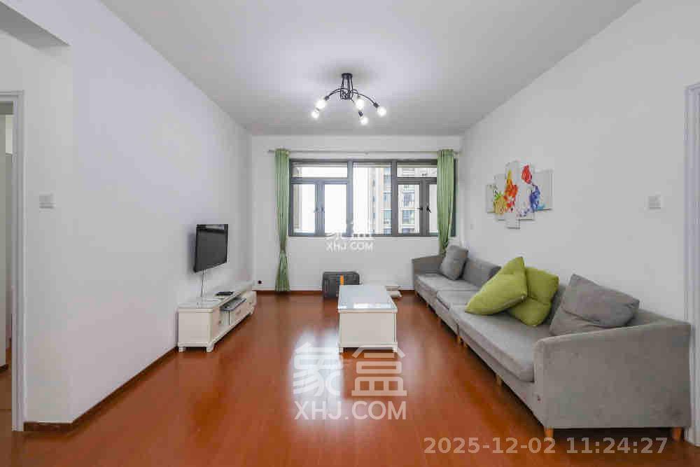 八方小区C区  1室2厅2卫    3800.0元/月