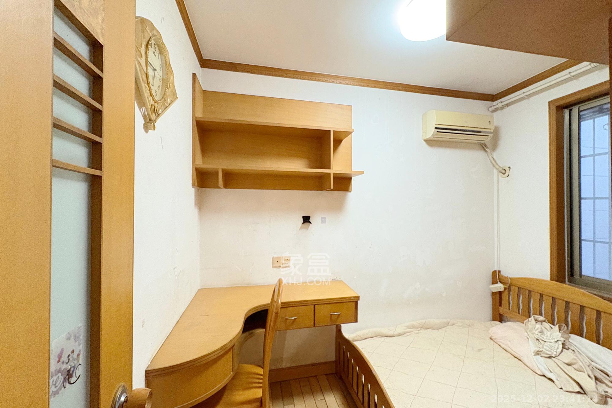 长勘小区  2室2厅1卫    43.8万卧室