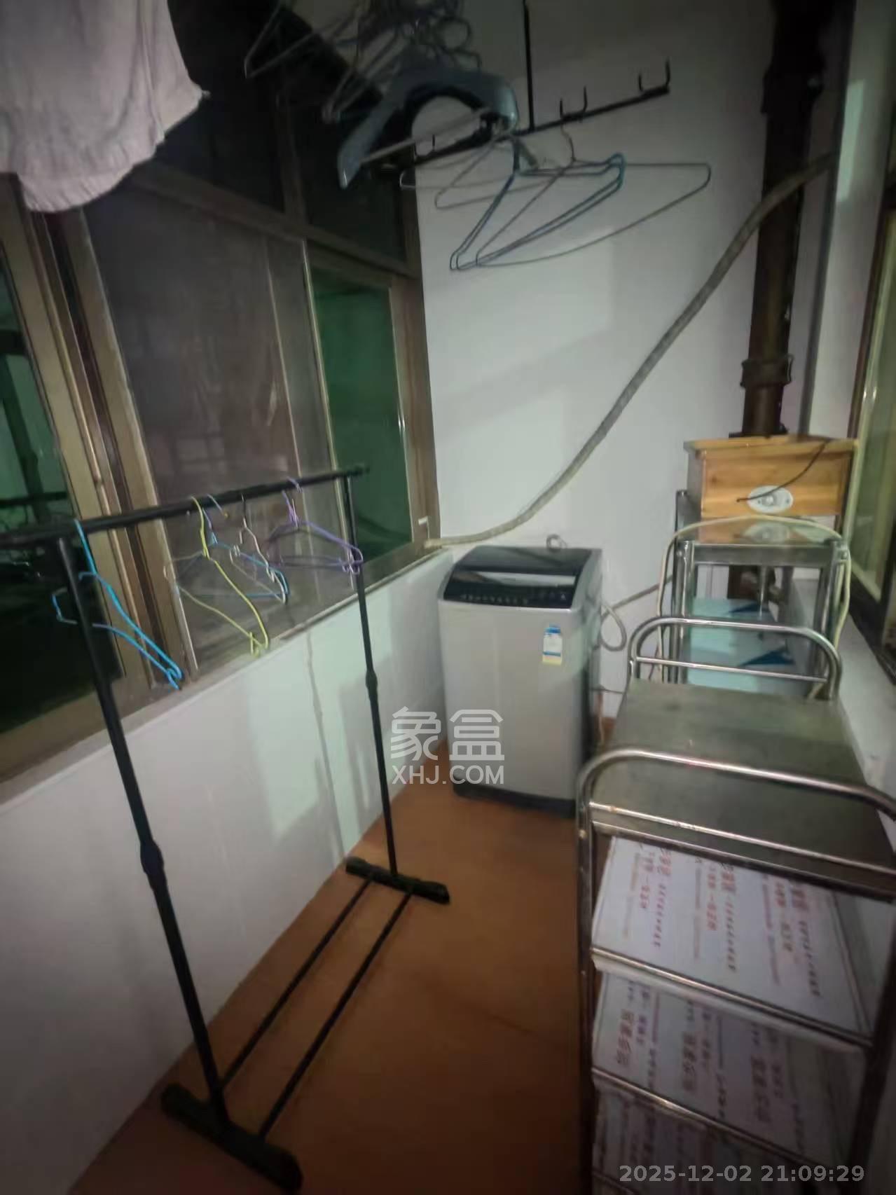 燕山街社区 3室1厅1卫 1800.0元/月 燕山街社区 3室1厅1卫 1800.0元/月室内图