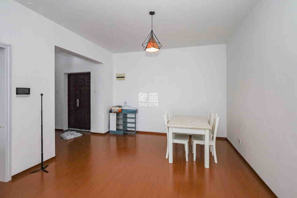 八方小区C区  1室2厅2卫    3800.0元/月户型图