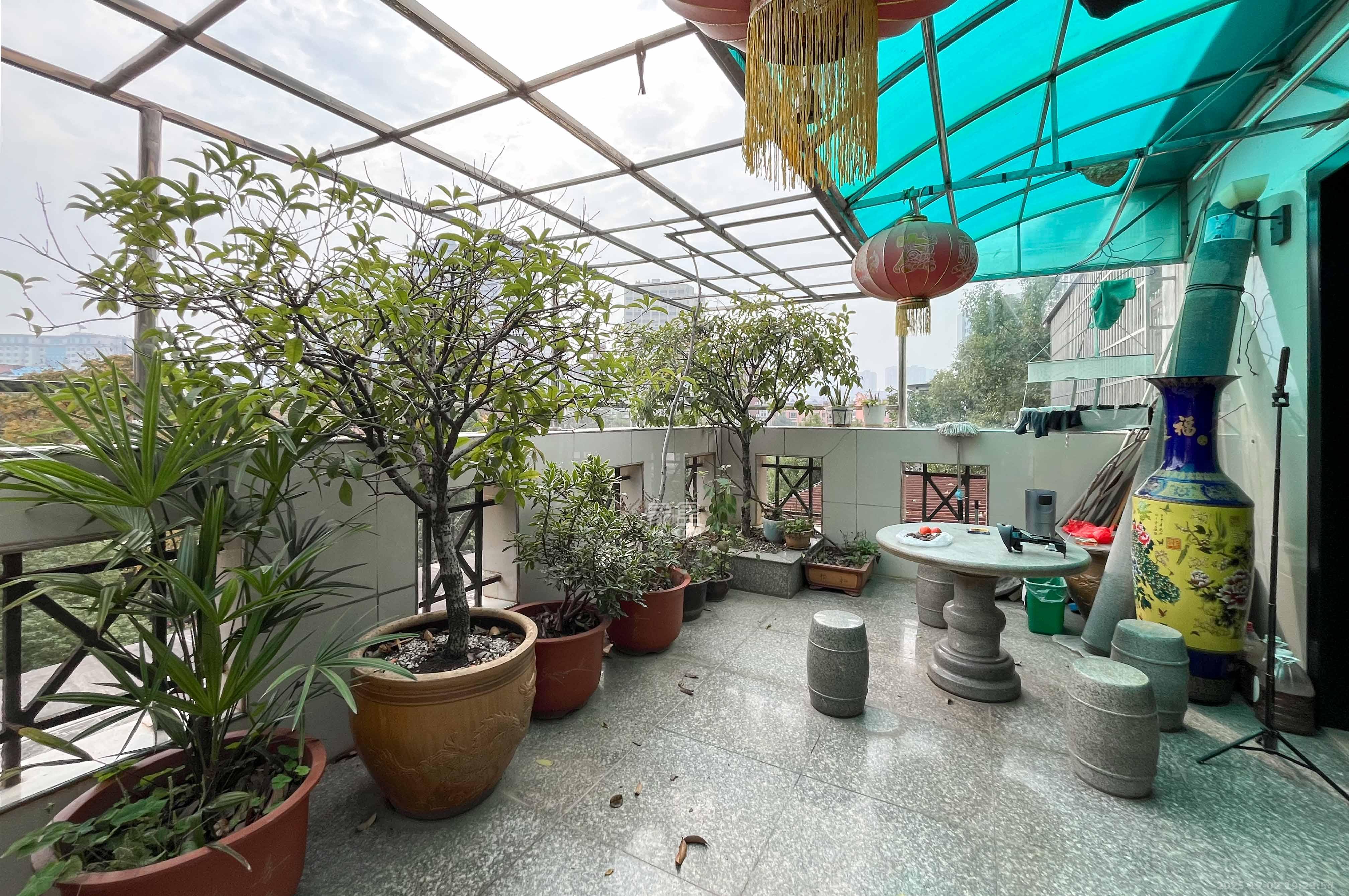 阳明山庄  4室2厅2卫    149.0万其他