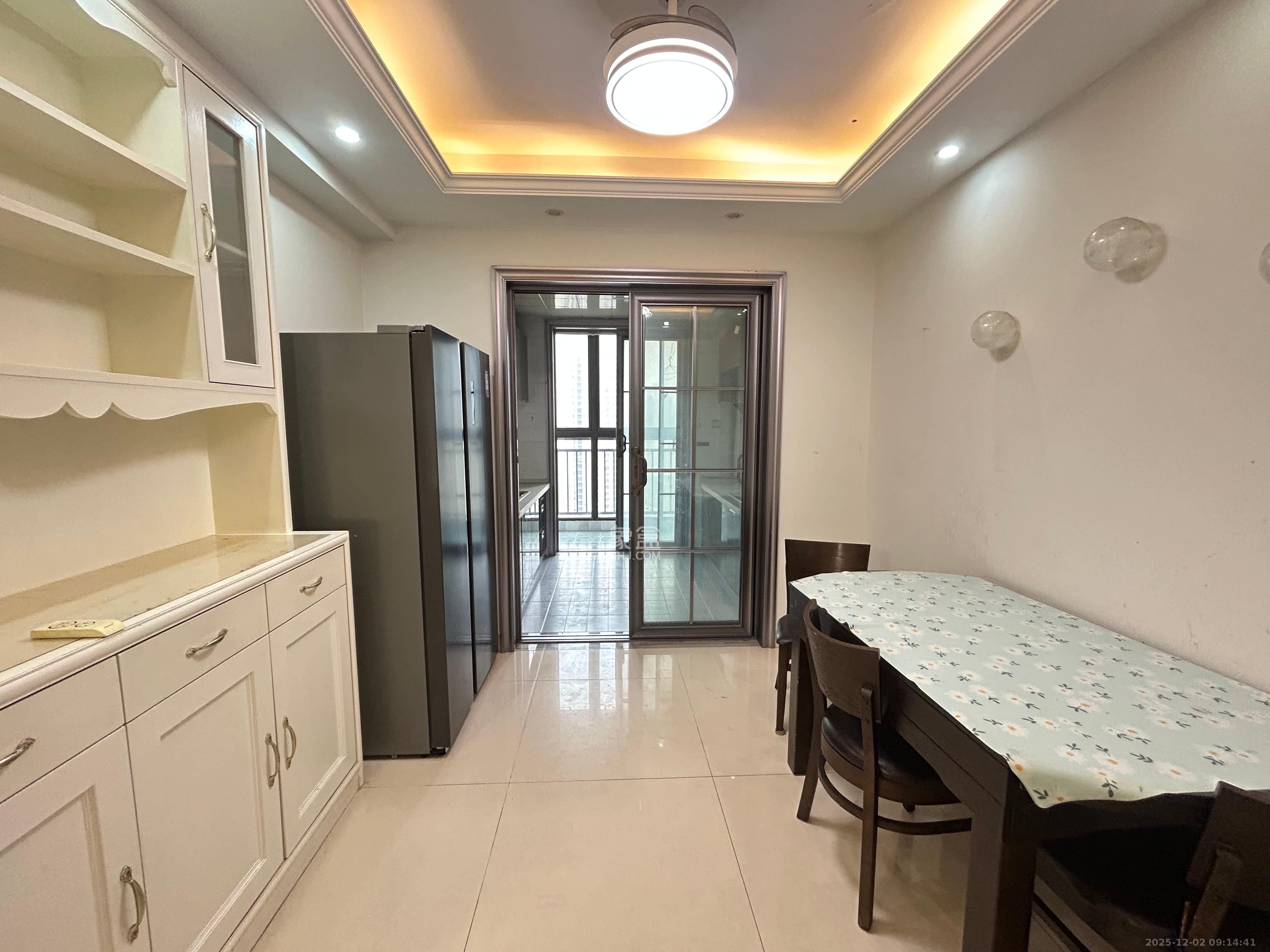 世茂外滩里（世茂铂翠湾三期）  4室2厅2卫    4000.0元/月室内图