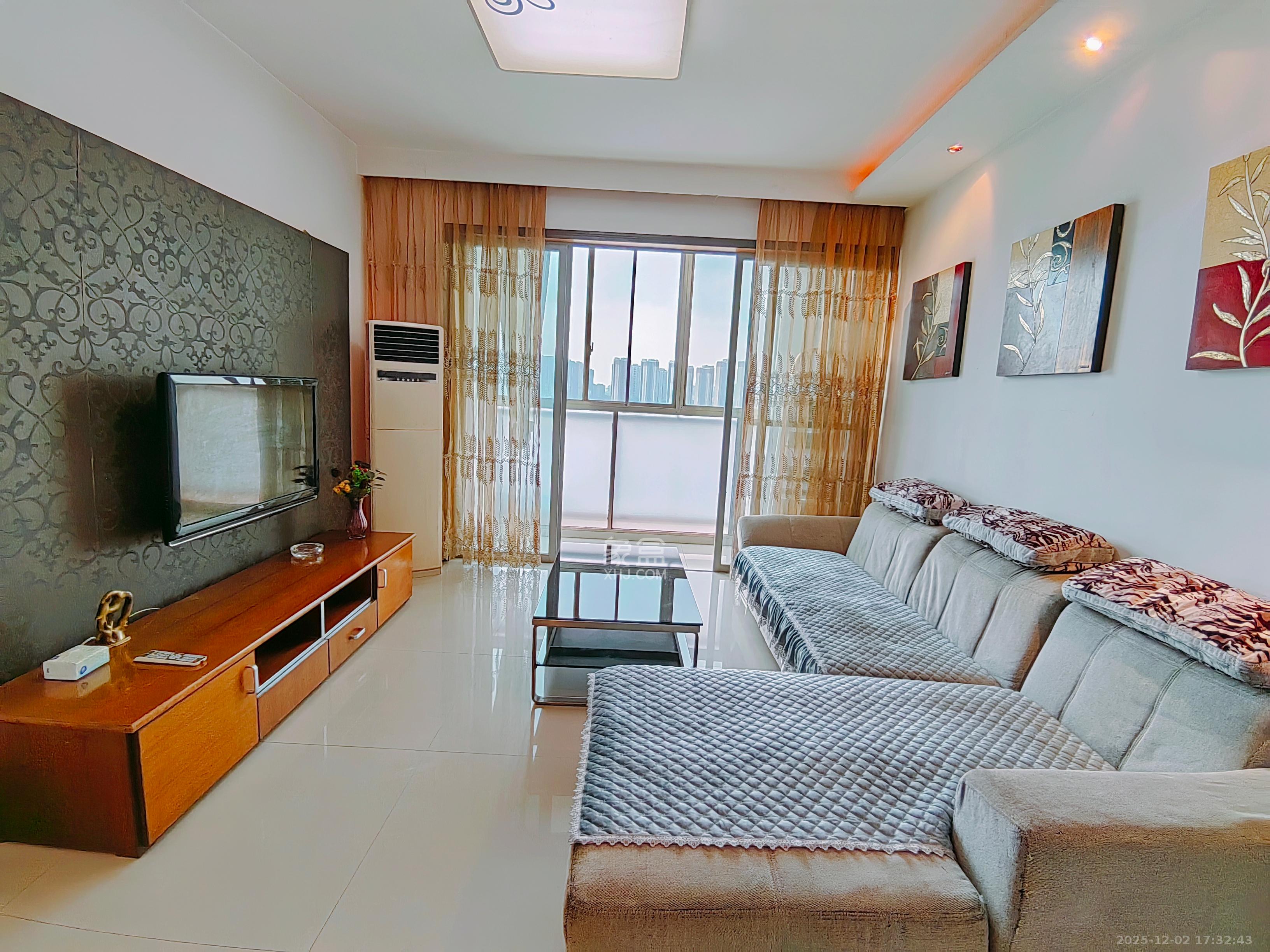 阳光100二期  2室2厅1卫    2200.0元/月