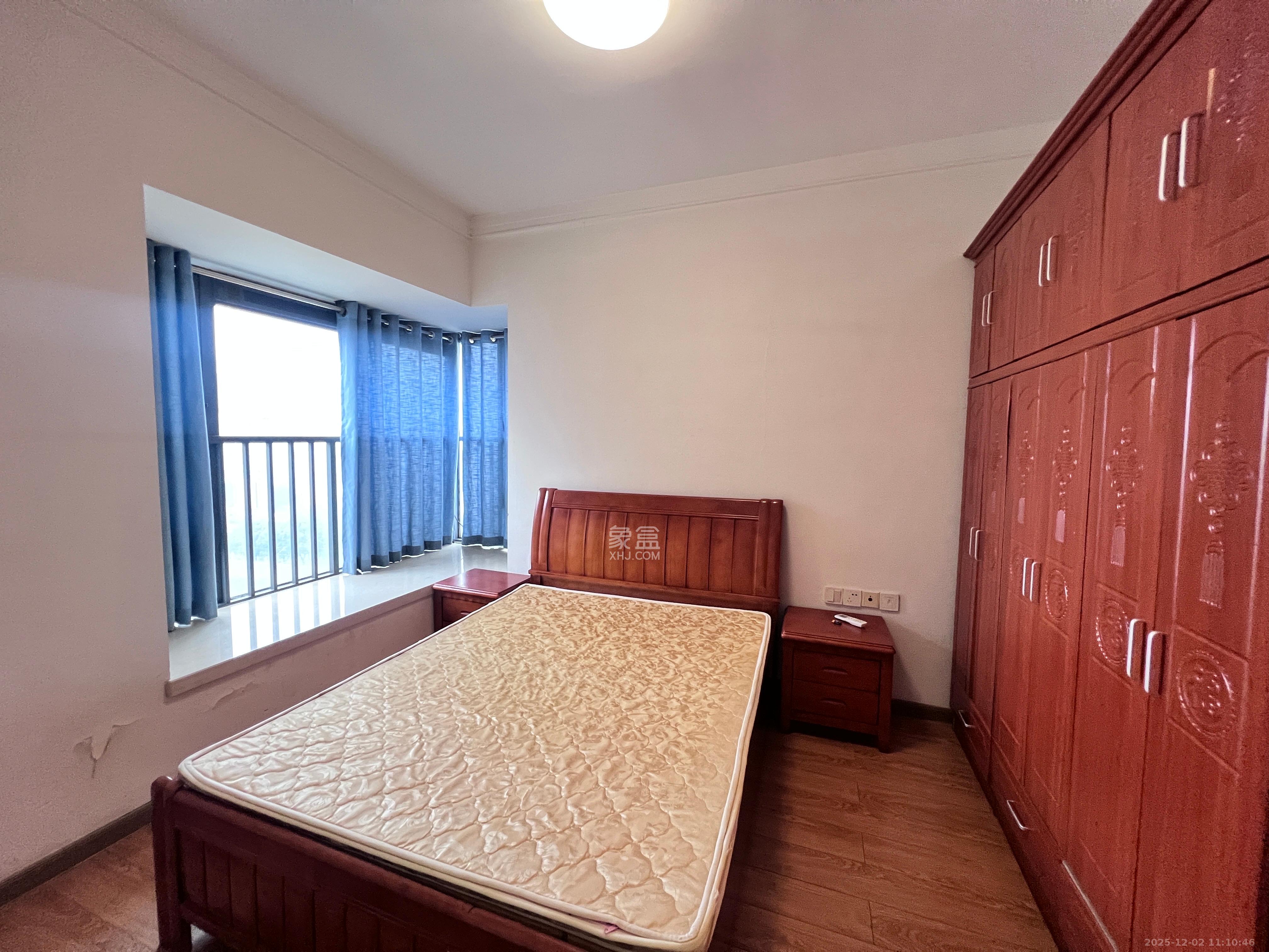 珠江花城三期锦鲤  1室2厅1卫    2100.0元/月室内图