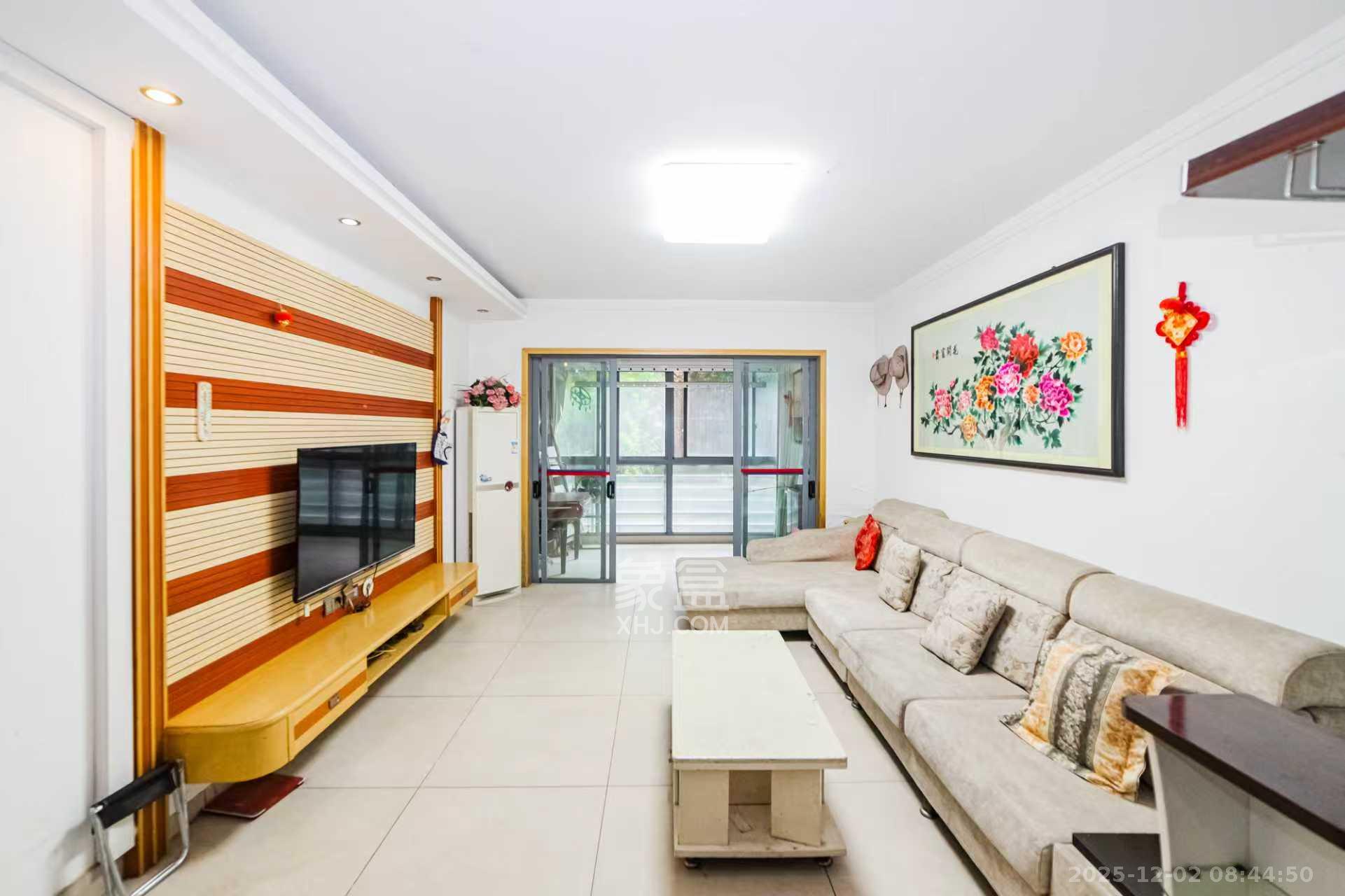 滨江君悦香邸 3室2厅2卫 3200.0元/月 滨江君悦香邸 3室2厅2卫 3200.0元/月室内图