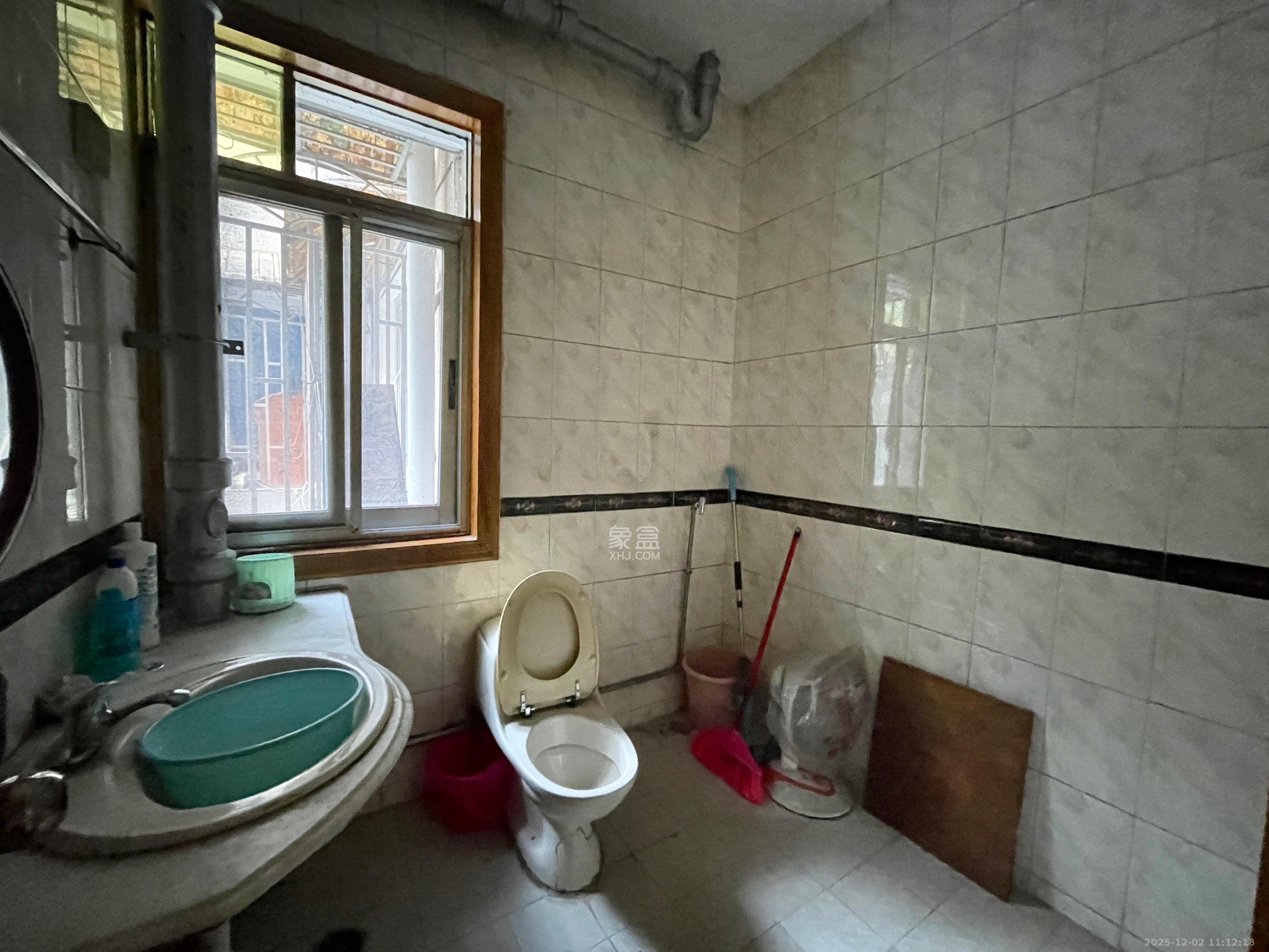 刑警之家 3室2厅2卫 1700.0元/月 刑警之家 3室2厅2卫 1700.0元/月室内图