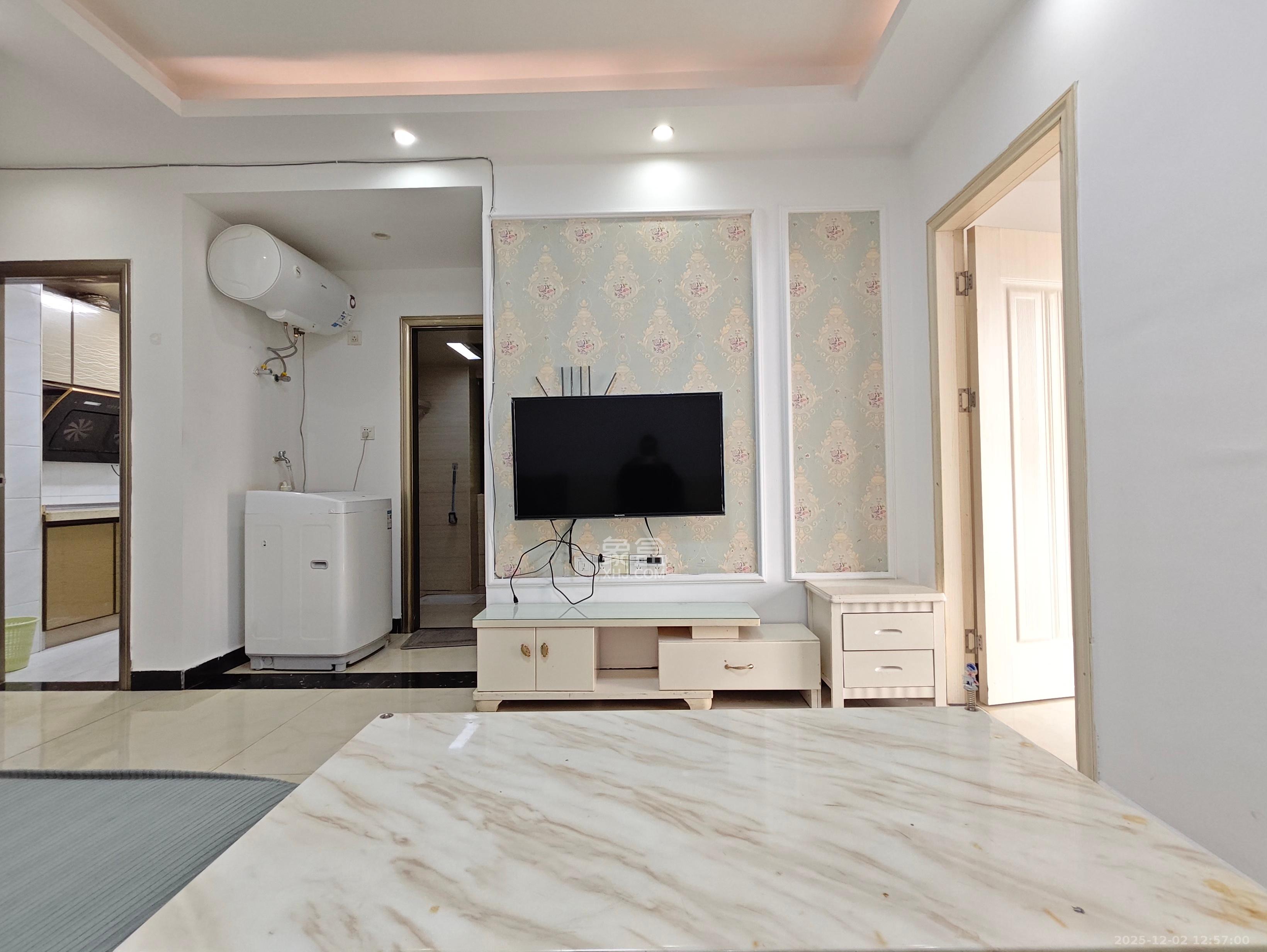 东方美地  2室1厅1卫    1600.0元/月