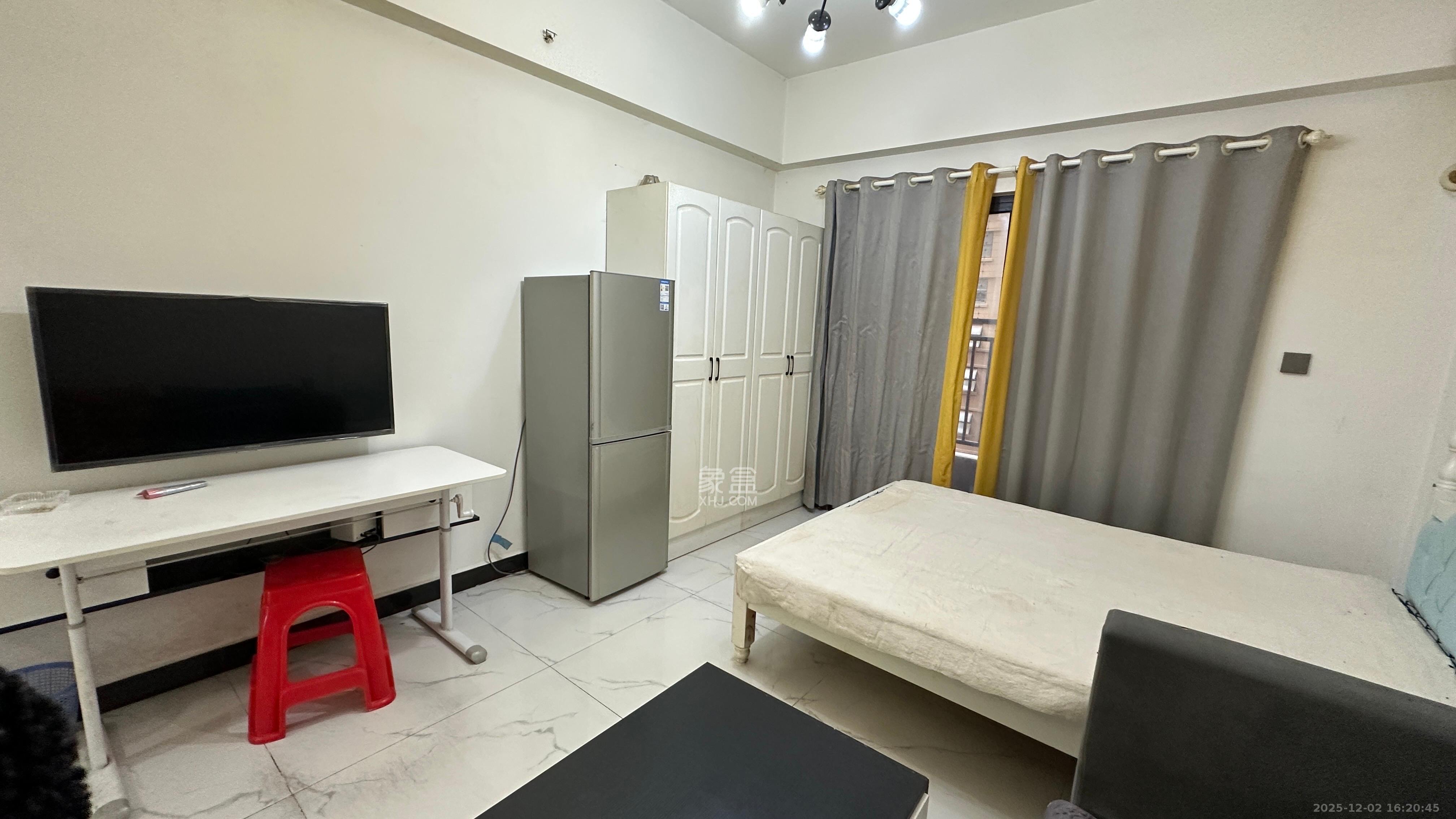 嘉雨兴园  1室1厅1卫    1600.0元/月