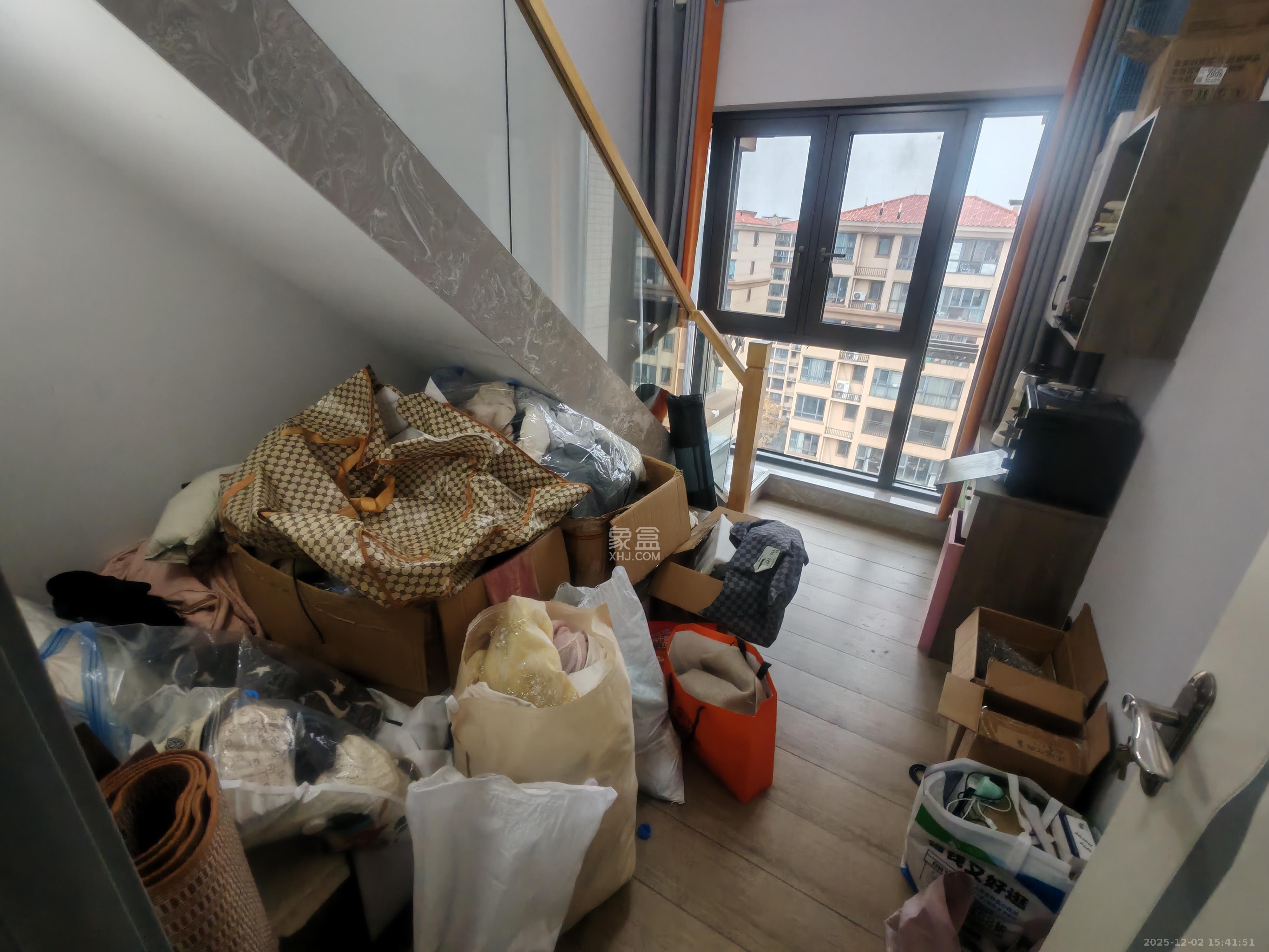 中建芙蓉嘉苑  3室2厅2卫    2300.0元/月室内图