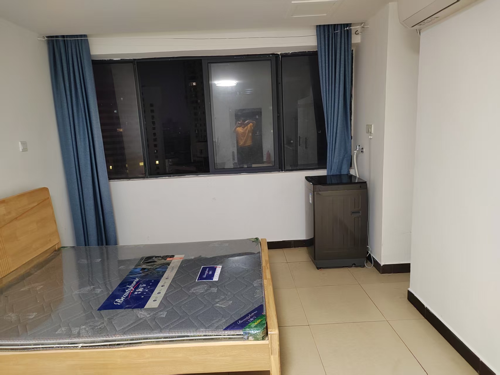 帝国大厦  1室1厅1卫    1300.0元/月户型图