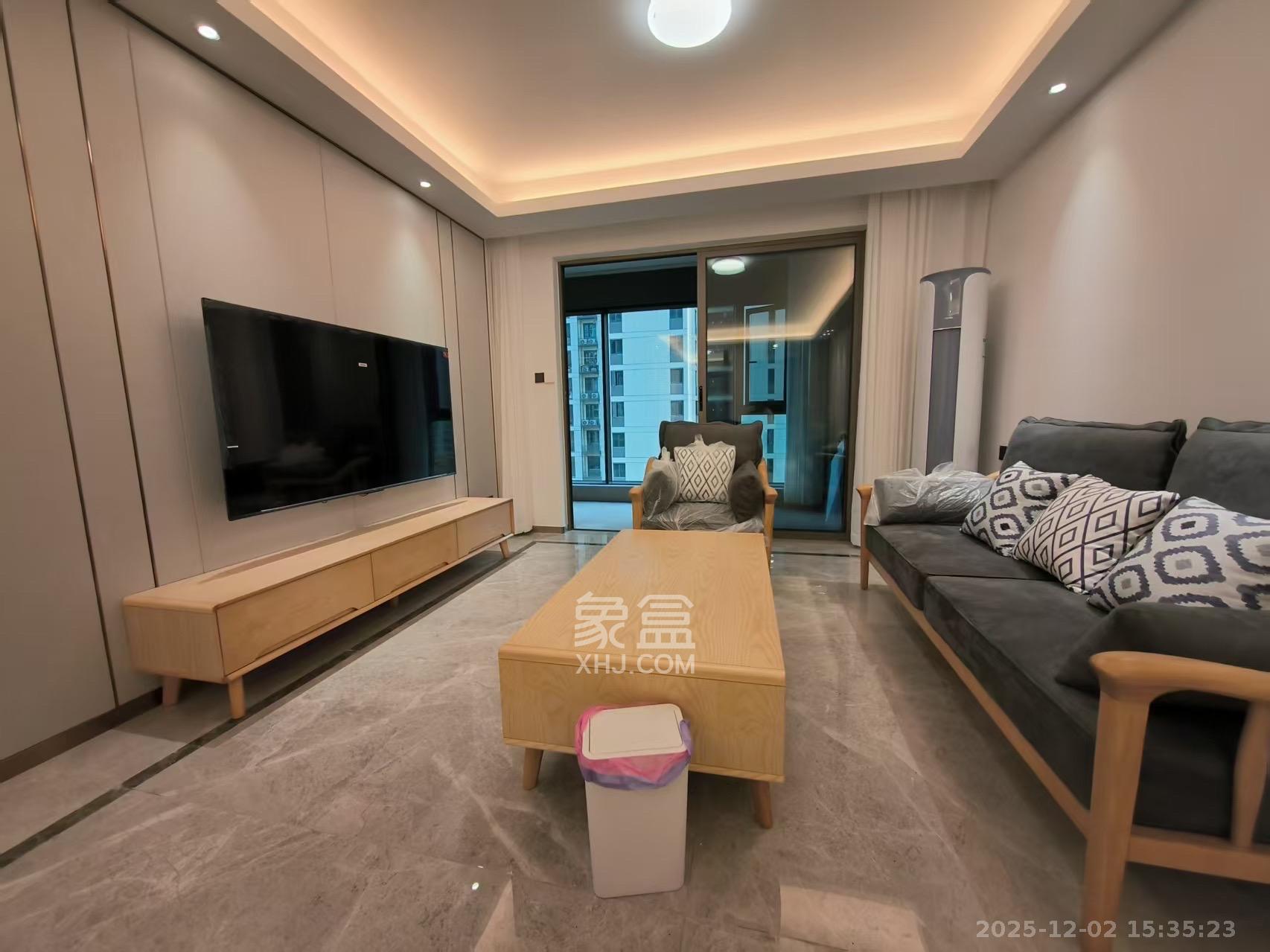 旭辉雨花郡  3室2厅2卫    4200.0元/月