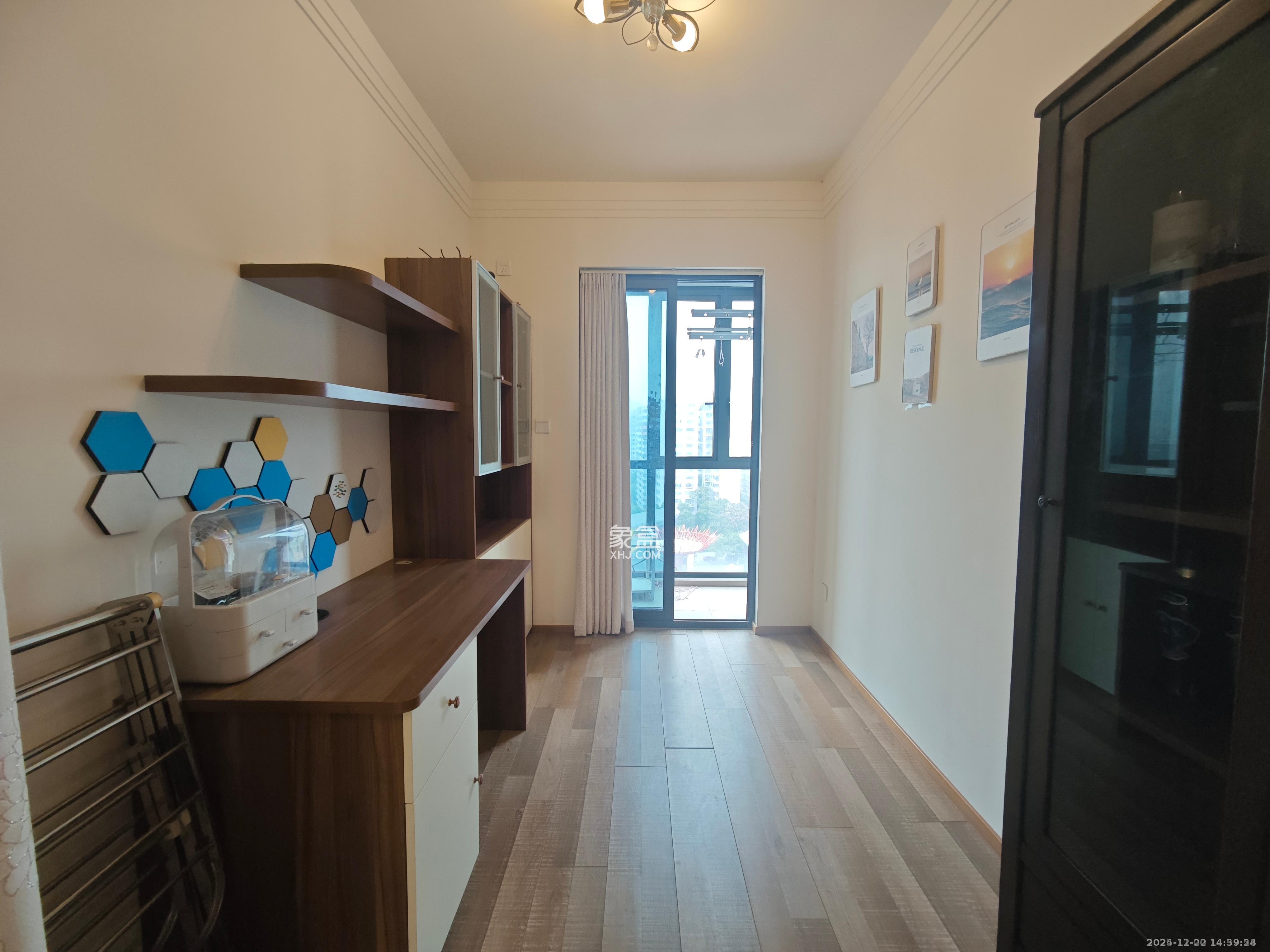 阳光100一期、四五期 3室2厅1卫 2800.0元/月 阳光100一期、四五期 3室2厅1卫 2800.0元/月室内图