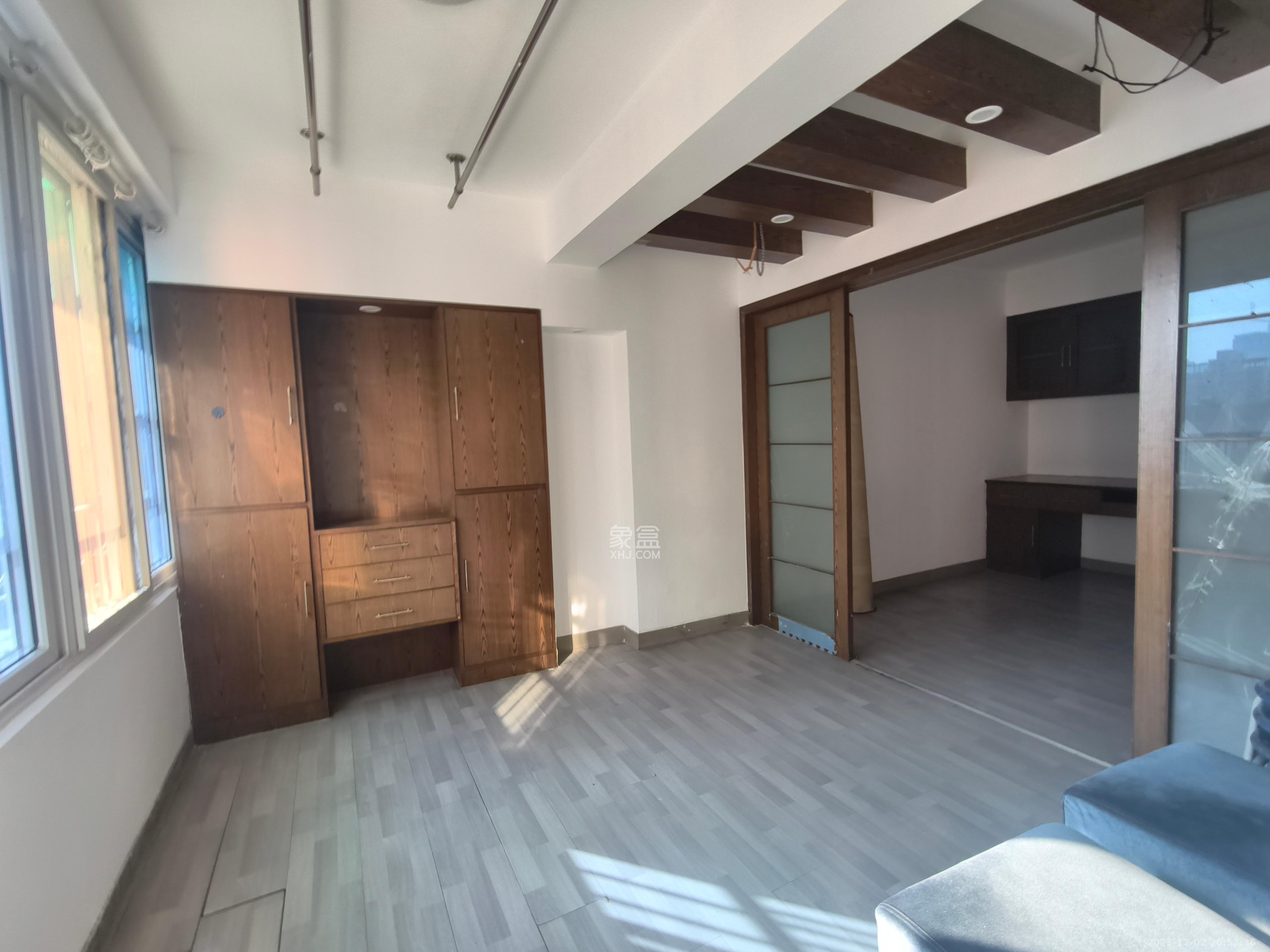 湖开小区(湖南开关厂宿舍)/南大桥社区 3室2厅2卫 2600.0元/月 湖开小区(湖南开关厂宿舍)/南大桥社区 3室2厅2卫 2600.0元/月室内图