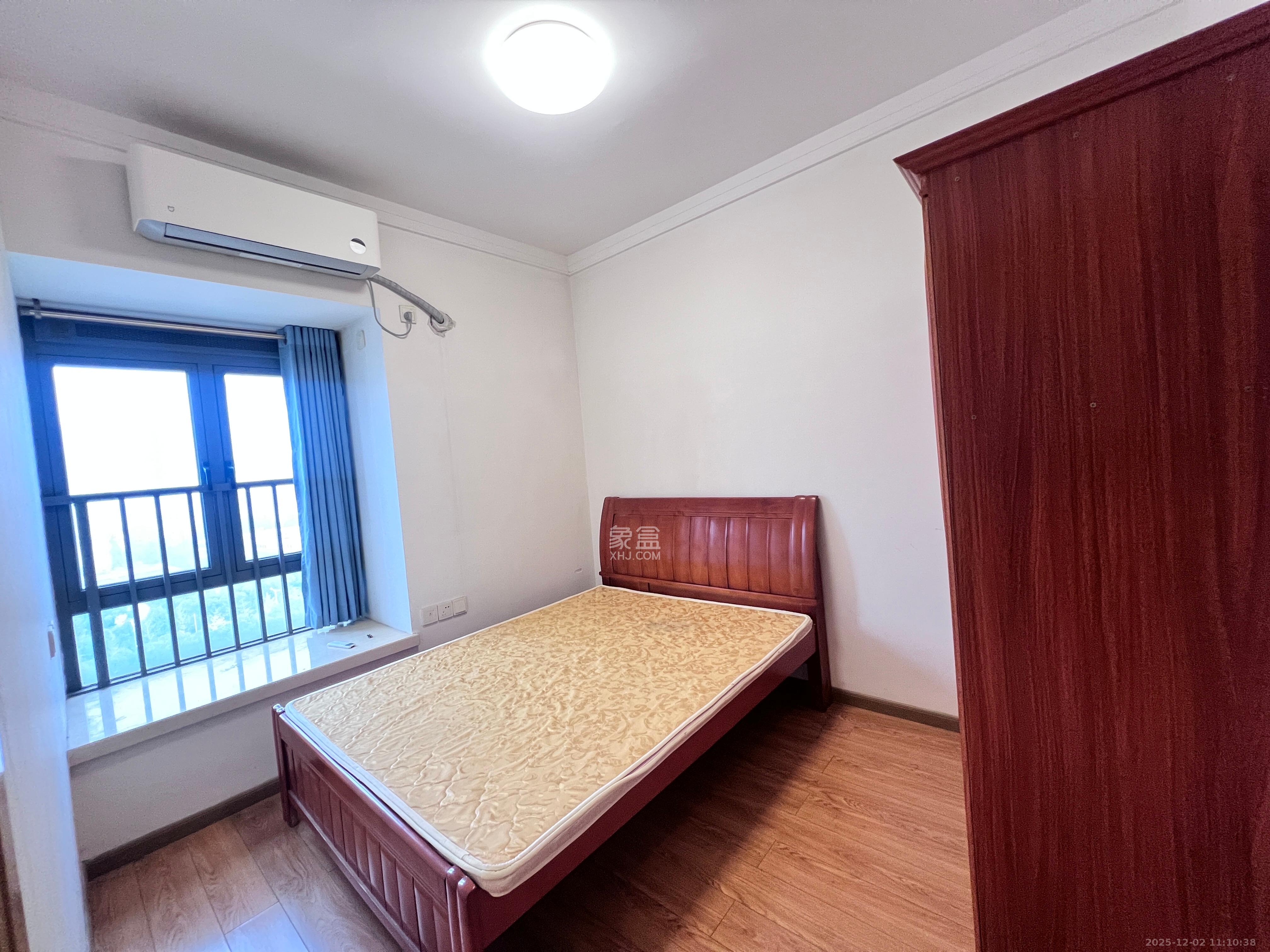 珠江花城三期锦鲤  1室2厅1卫    2100.0元/月室内图