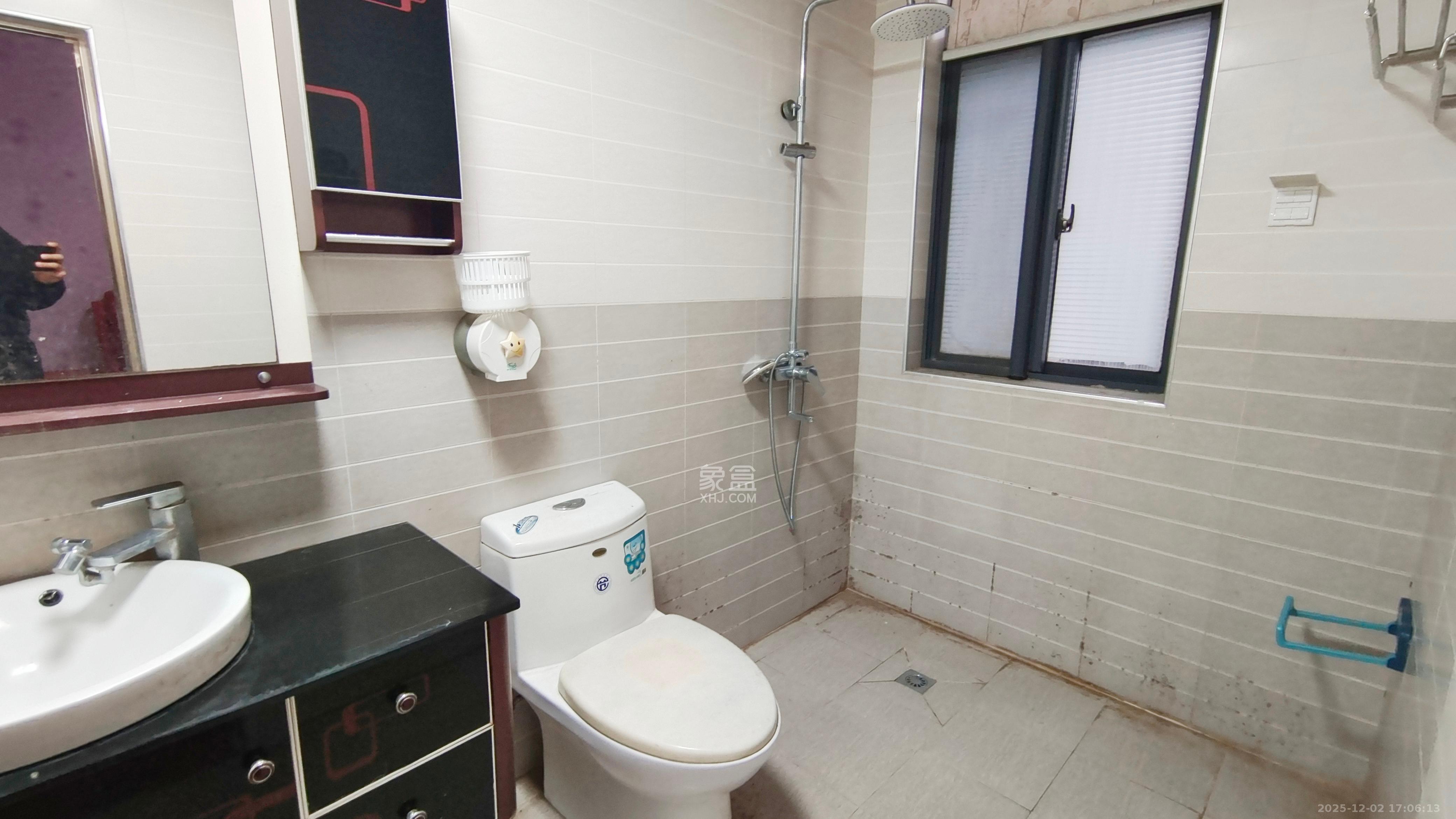 江河双水湾 1室2厅1卫 2500.0元/月 江河双水湾 1室2厅1卫 2500.0元/月室内图