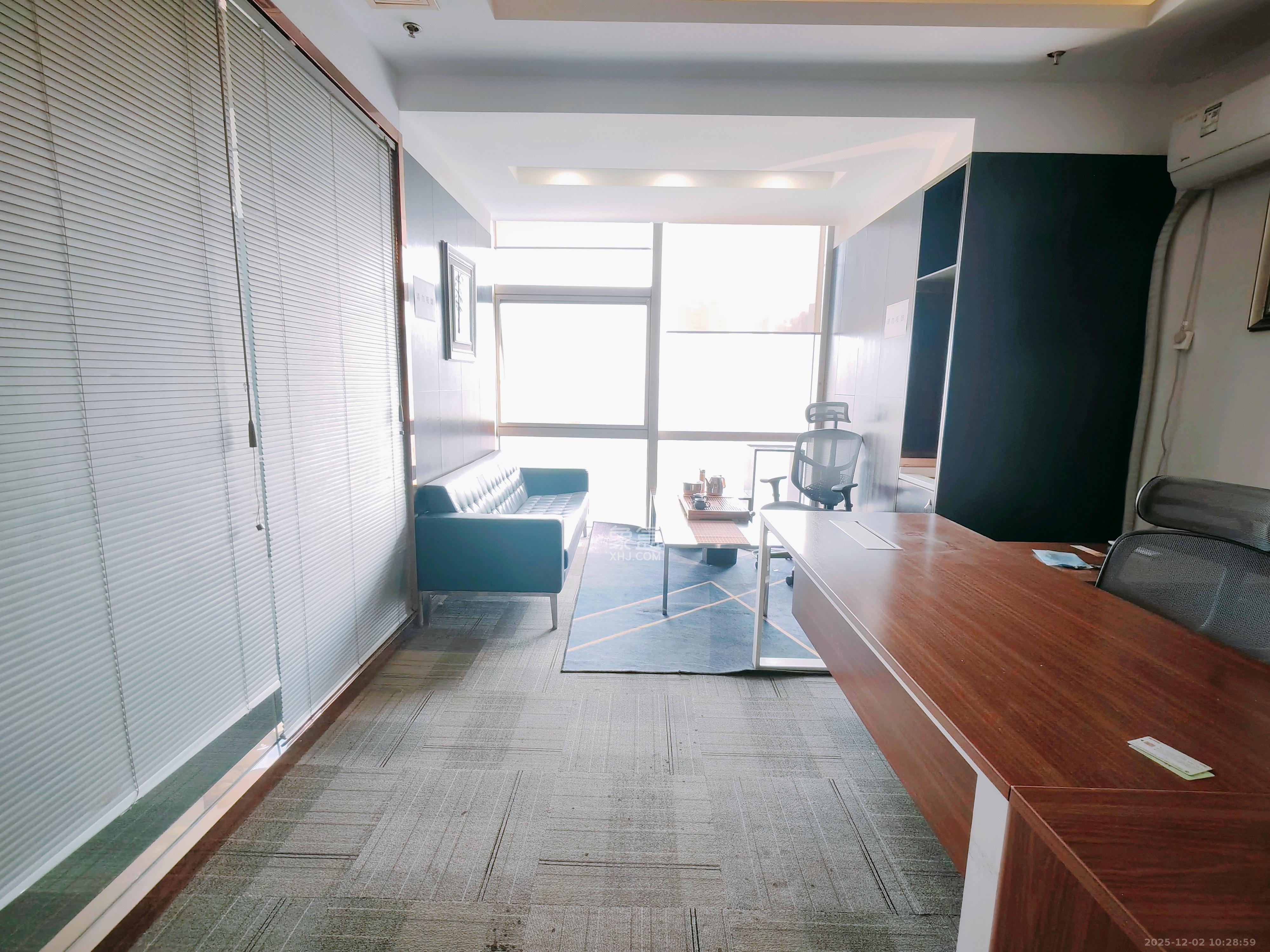 奥克斯广场   123.0㎡      6900.0元/月室内图