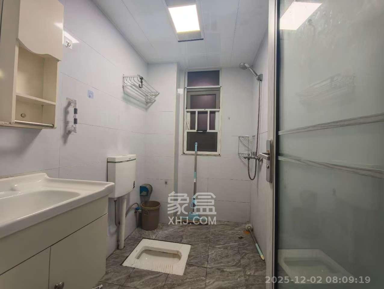 和悦城(蟠龙景苑)  3室2厅1卫    1700.0元/月室内图