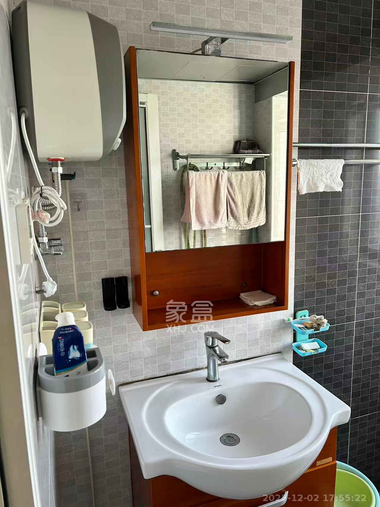 香颂国际  2室2厅1卫    2100.0元/月室内图