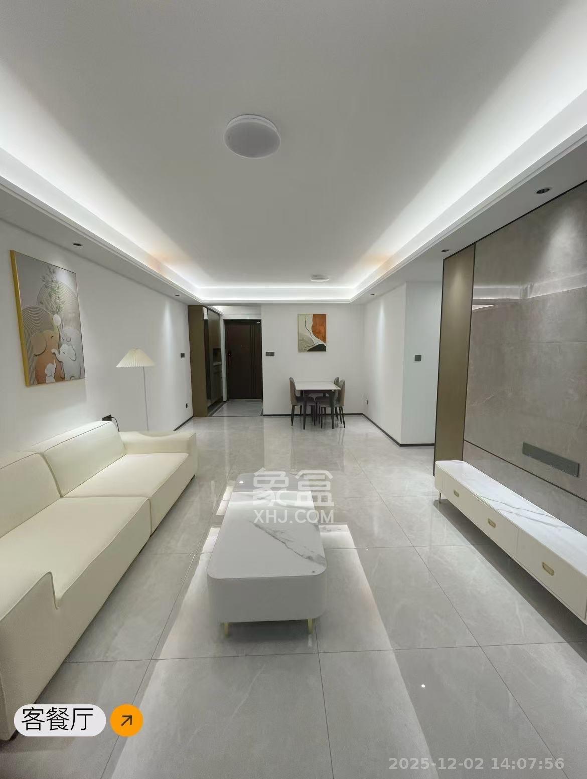 长房悦香山 3室2厅2卫 3400.0元/月 长房悦香山 3室2厅2卫 3400.0元/月室内图