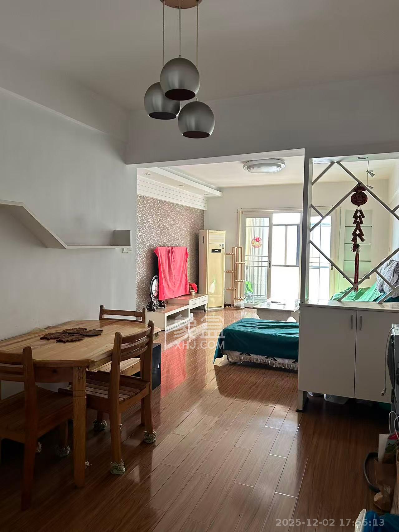 香颂国际  2室2厅1卫    2100.0元/月室内图