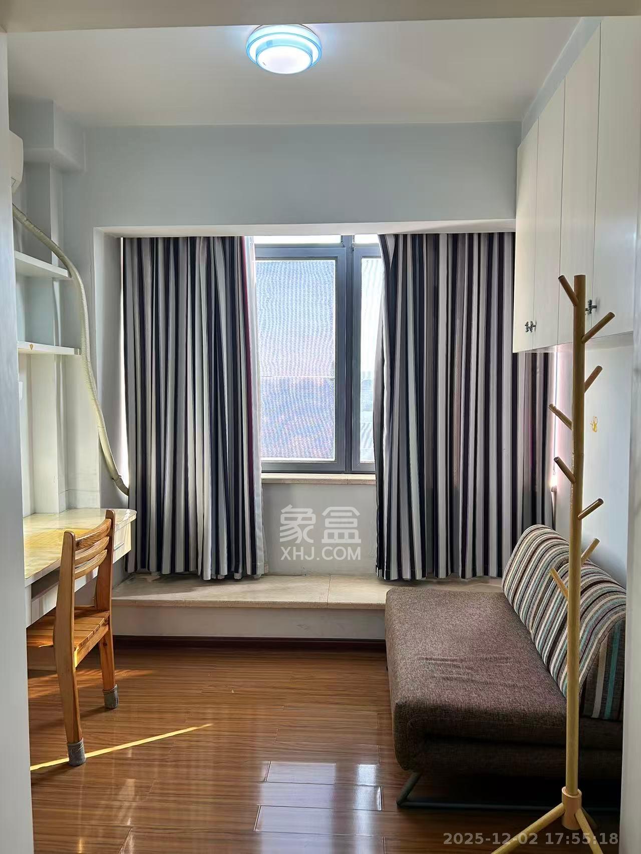 香颂国际  2室2厅1卫    2100.0元/月室内图