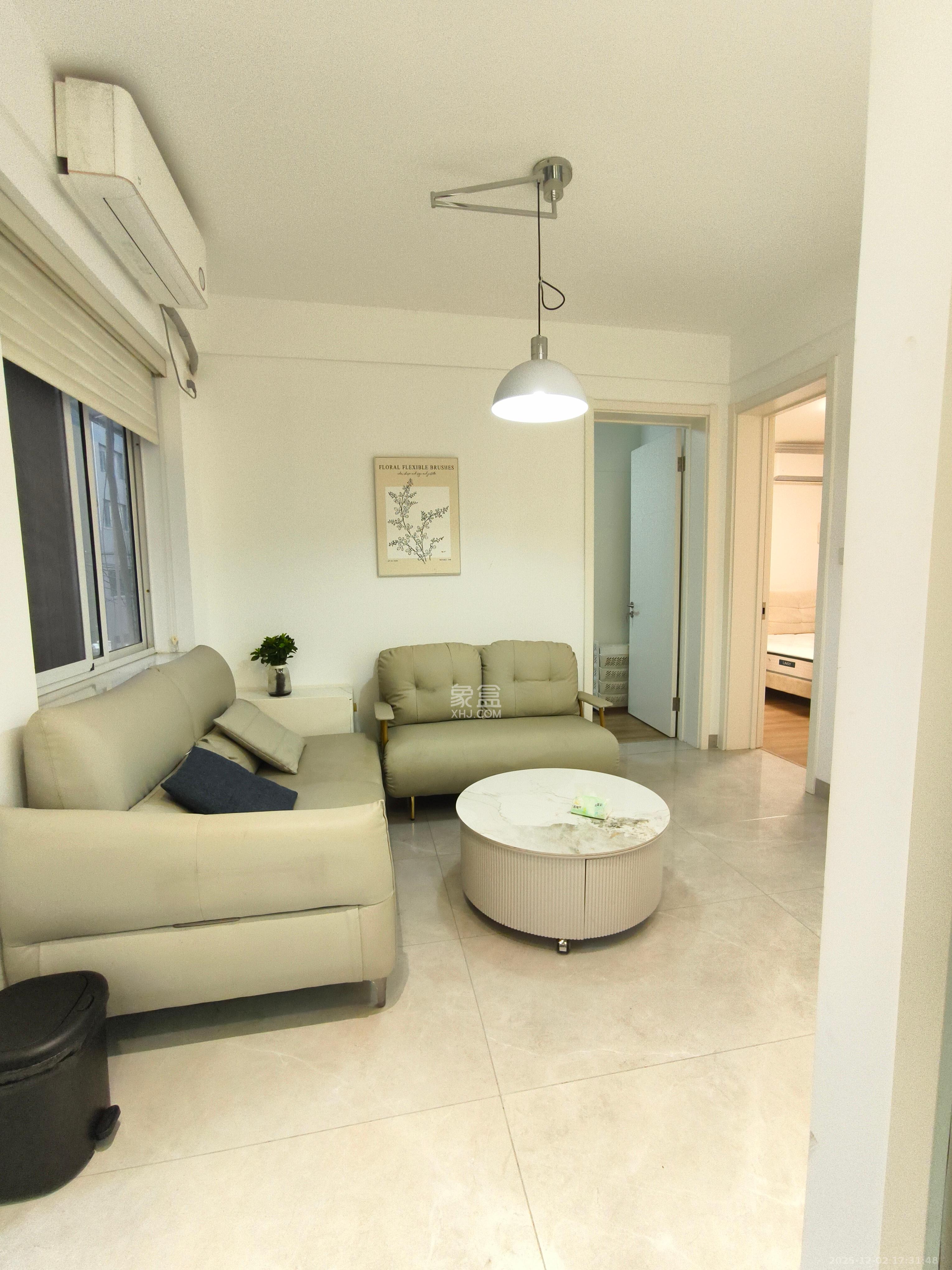 长岭水电八局宿舍 3室1厅1卫 2500.0元/月 长岭水电八局宿舍 3室1厅1卫 2500.0元/月室内图