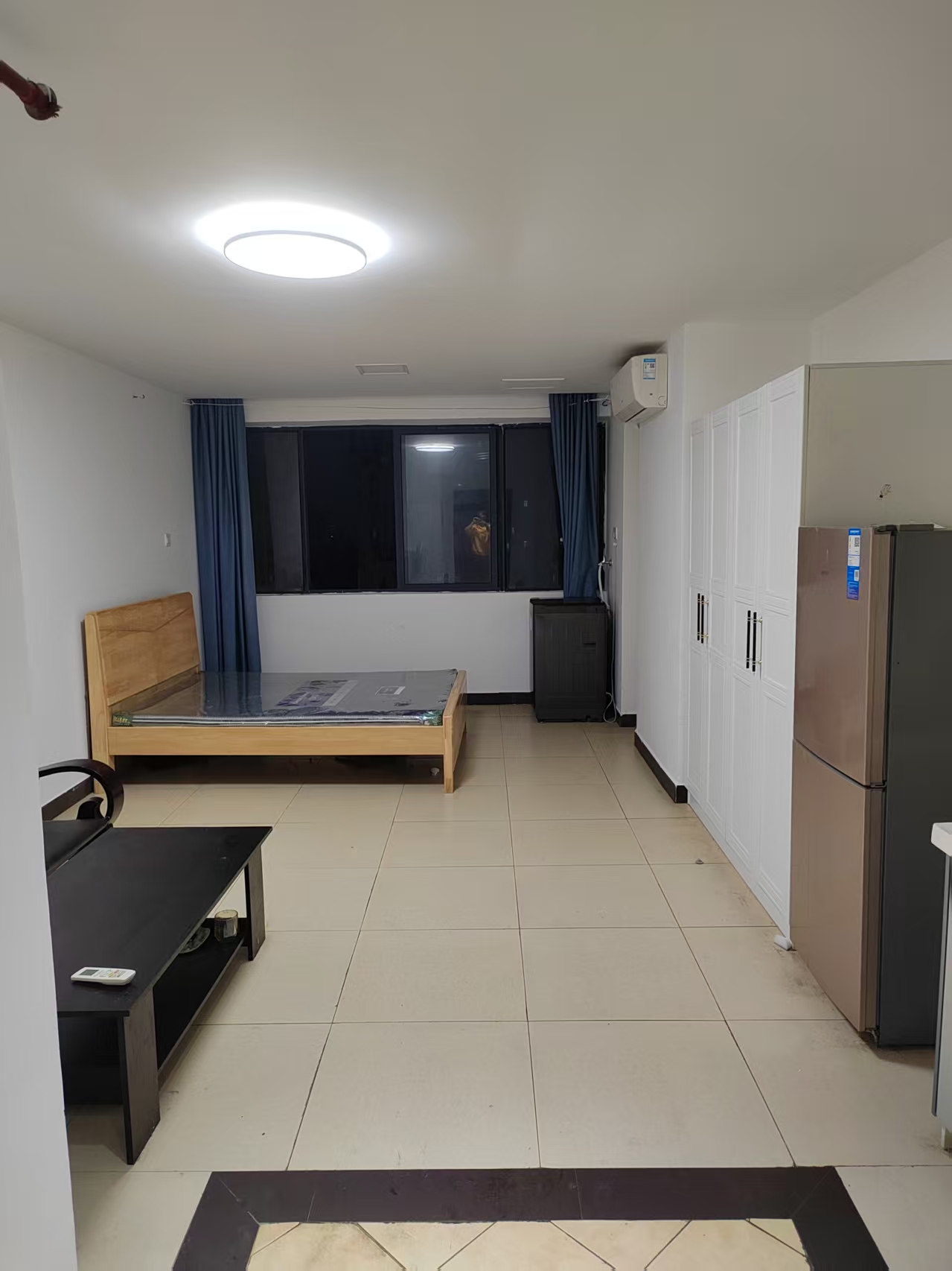 帝国大厦  1室1厅1卫    1300.0元/月室内图