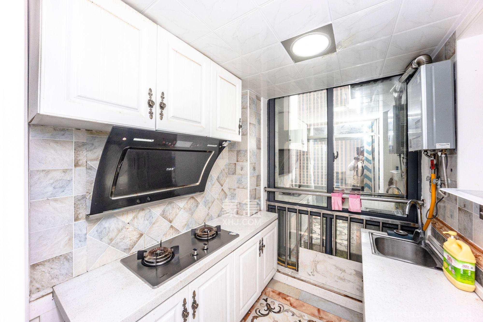 芙蓉蓉苑  2室2厅1卫    2400.0元/月室内图