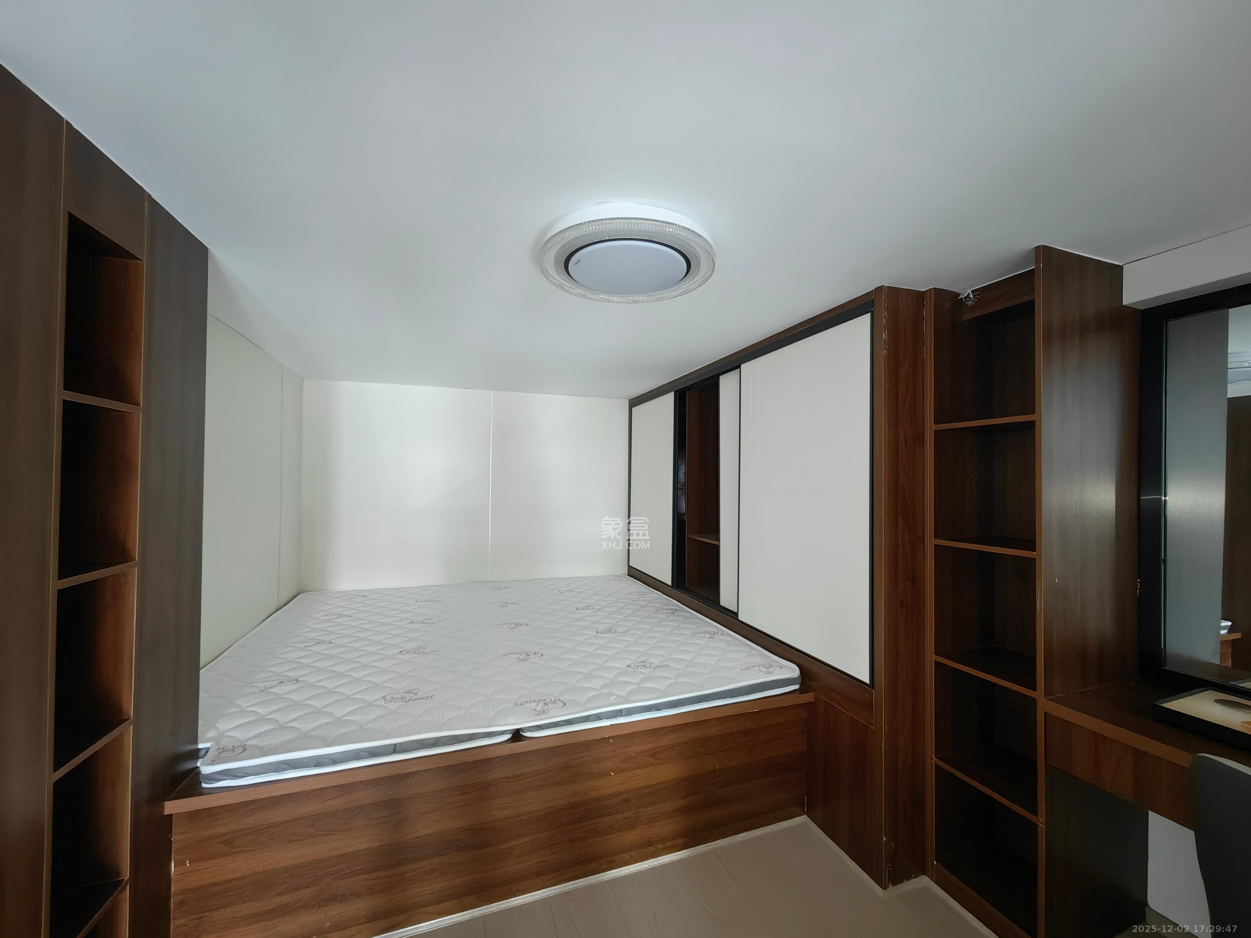 中交广场公寓  2室1厅1卫    2500.0元/月