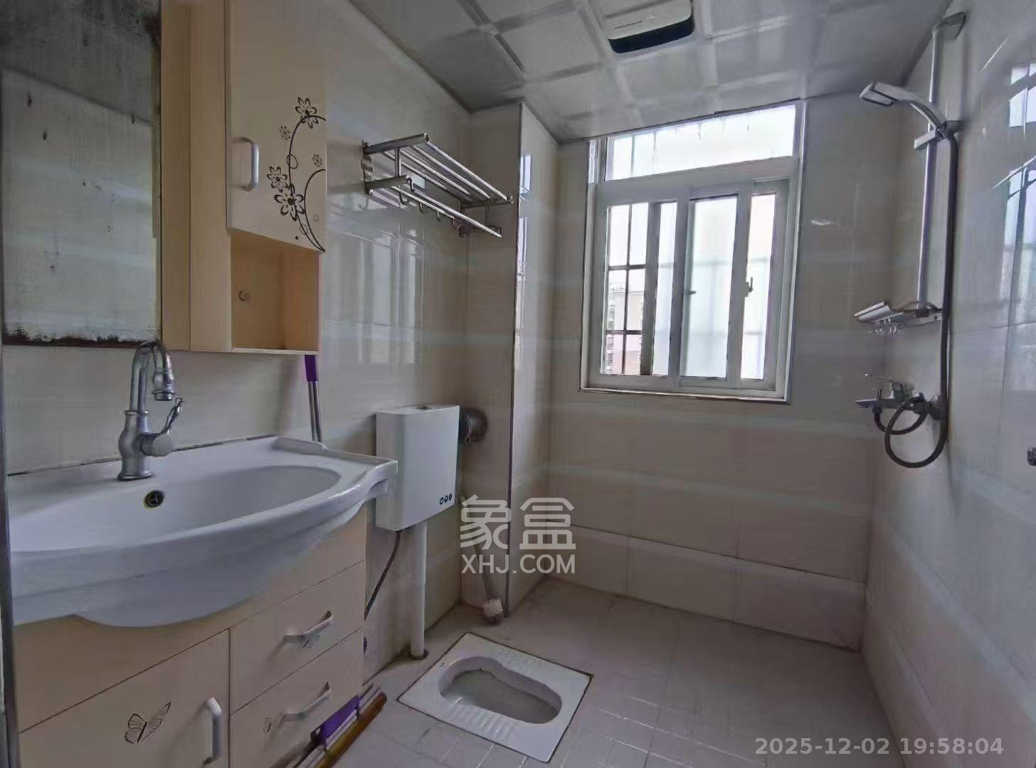 和馨园  2室2厅1卫    1800.0元/月室内图