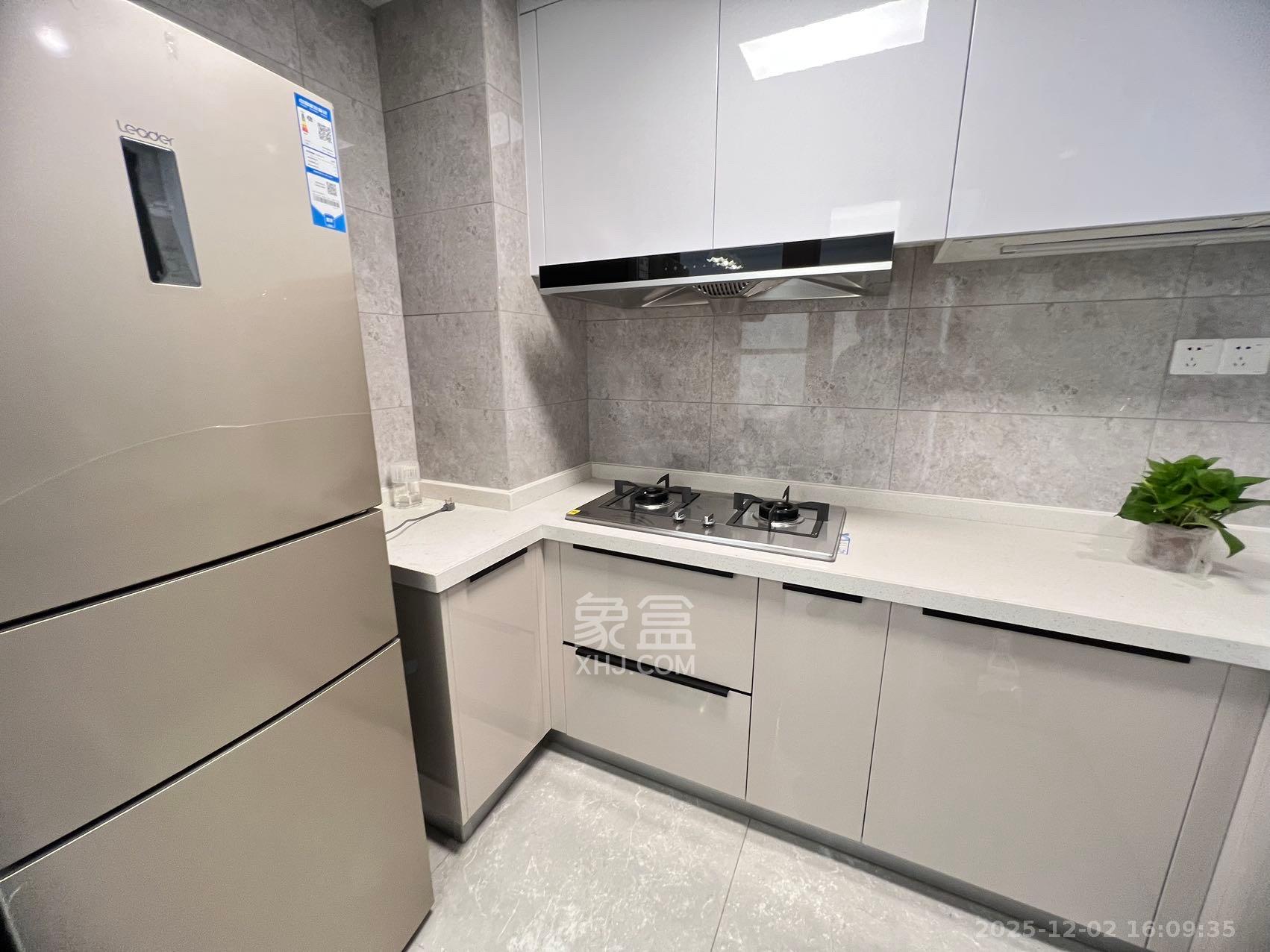 龙湖铂金中心(龙湖春江郦城) 3室2厅1卫 4500.0元/月 龙湖铂金中心(龙湖春江郦城) 3室2厅1卫 4500.0元/月室内图