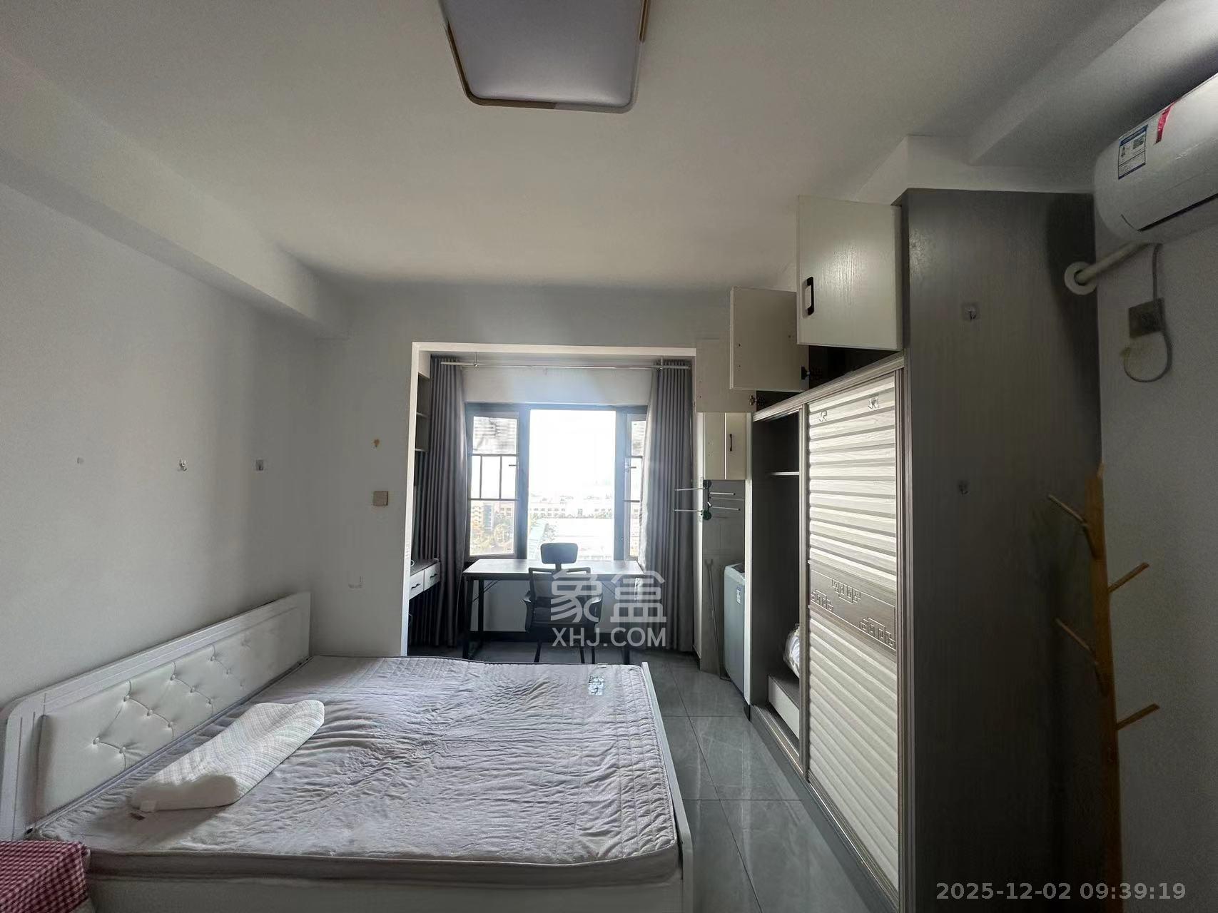 中海珑悦府  1室0厅0卫    1200.0元/月