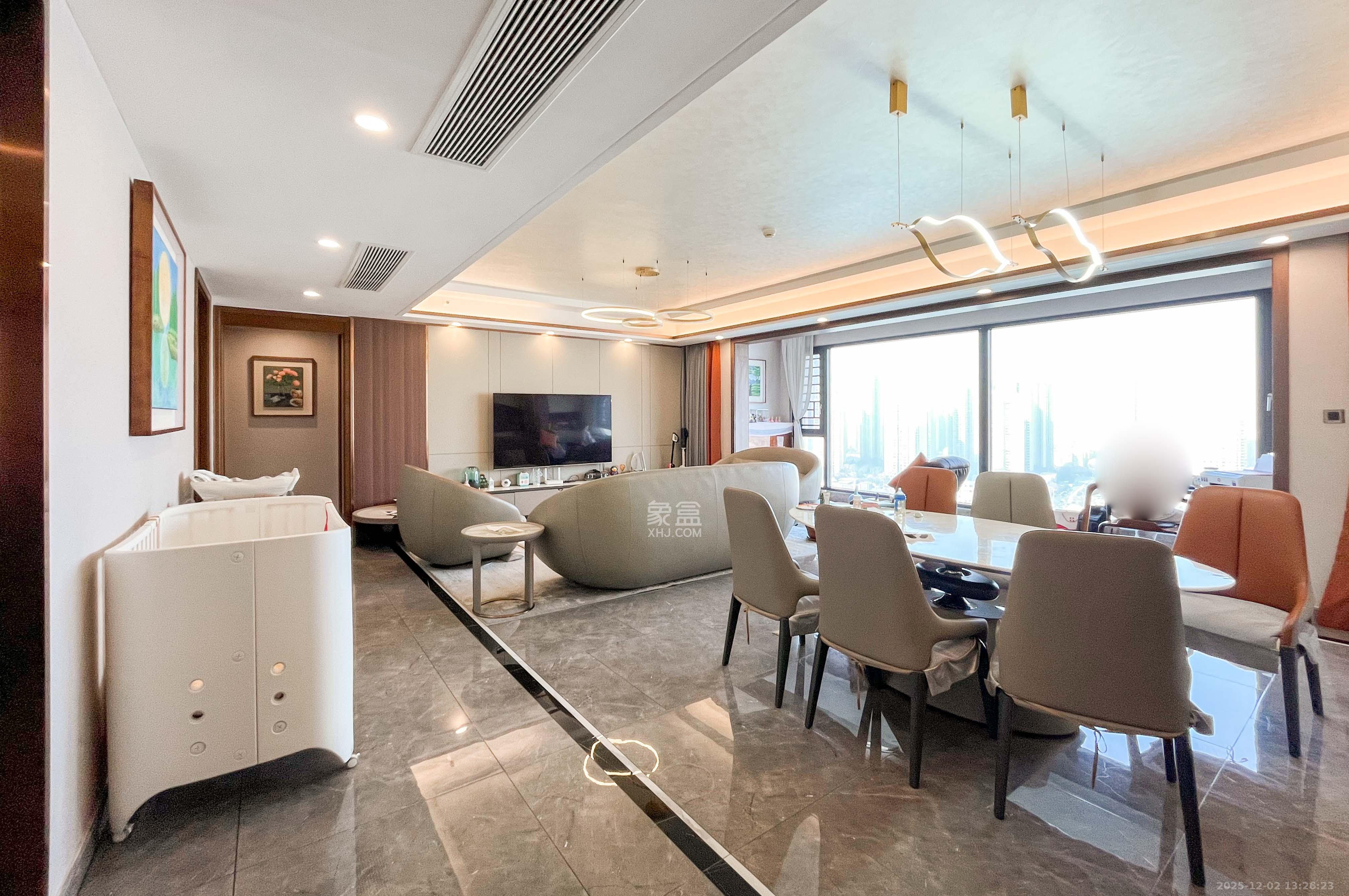 中海梅溪湖壹号 4室2厅2卫 618.0万 中海梅溪湖壹号 4室2厅2卫 618.0万客厅